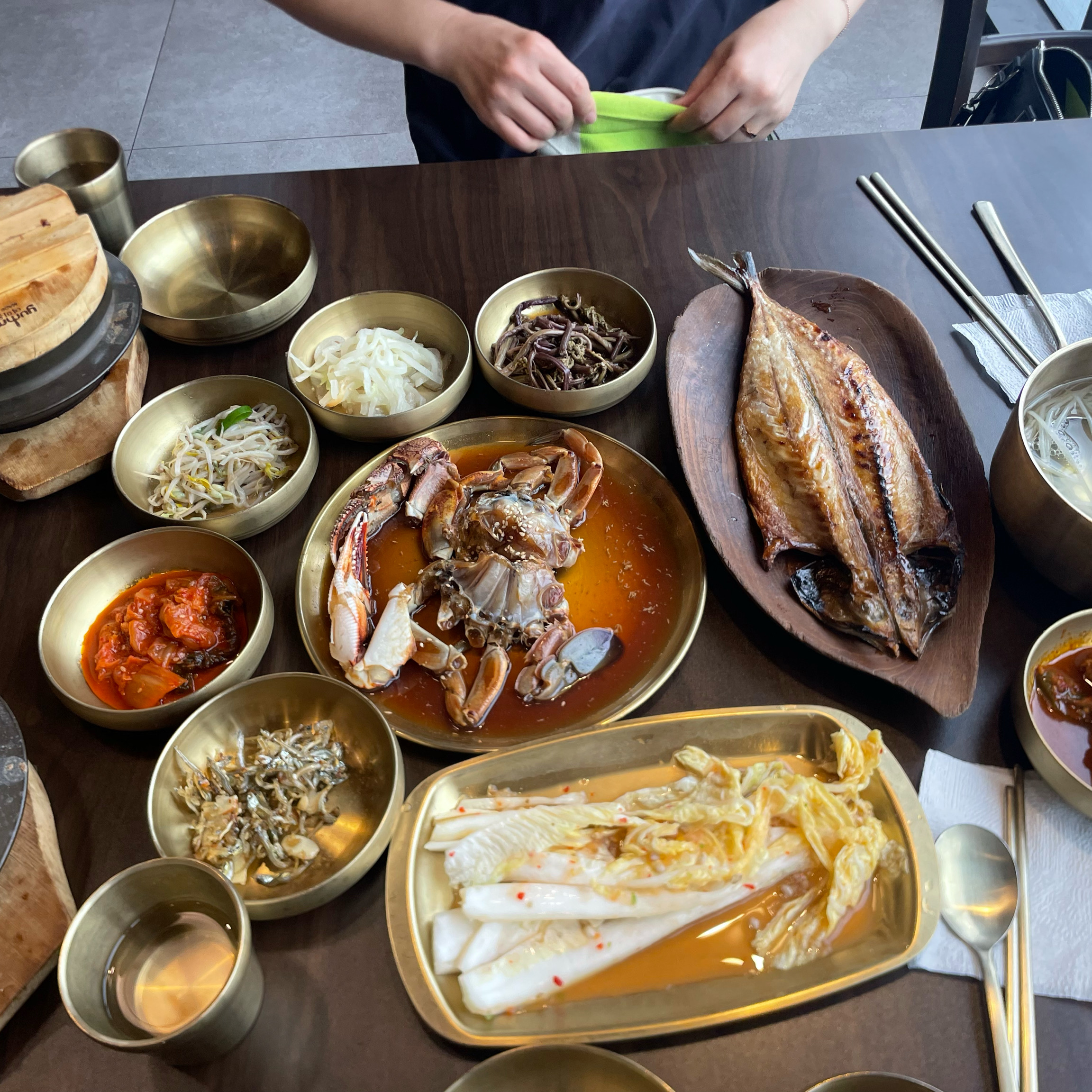 엄마랑 같이 한라산 등반하구 애월 가는 중에 발견했어요! - 제주 맛집 하귀 보배쌤보리김치와게장