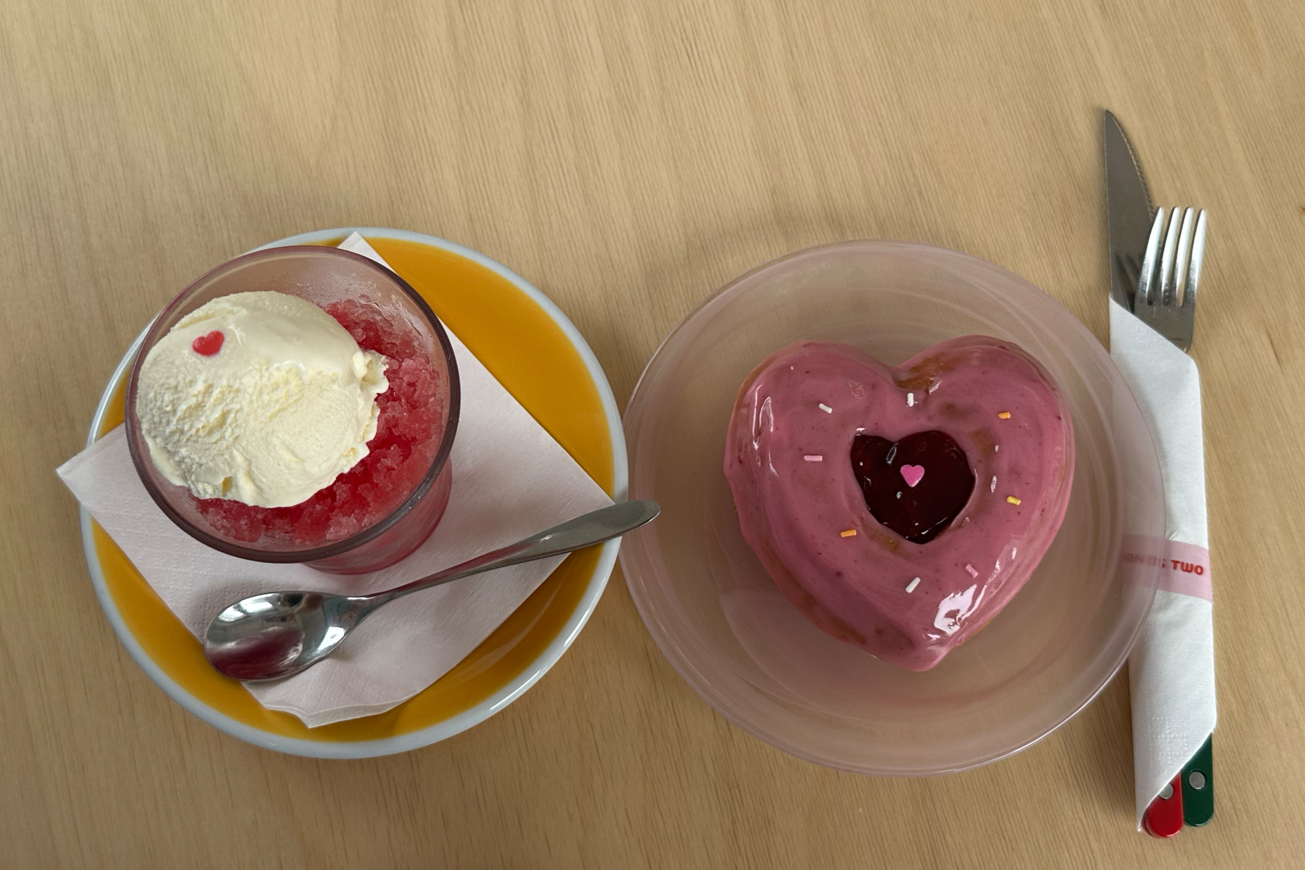 수박소르베 너무 맛있어요•• 도넛도 귀엽고 친절하셔서 담에 다른 메뉴도 먹어보러 오구 싶네