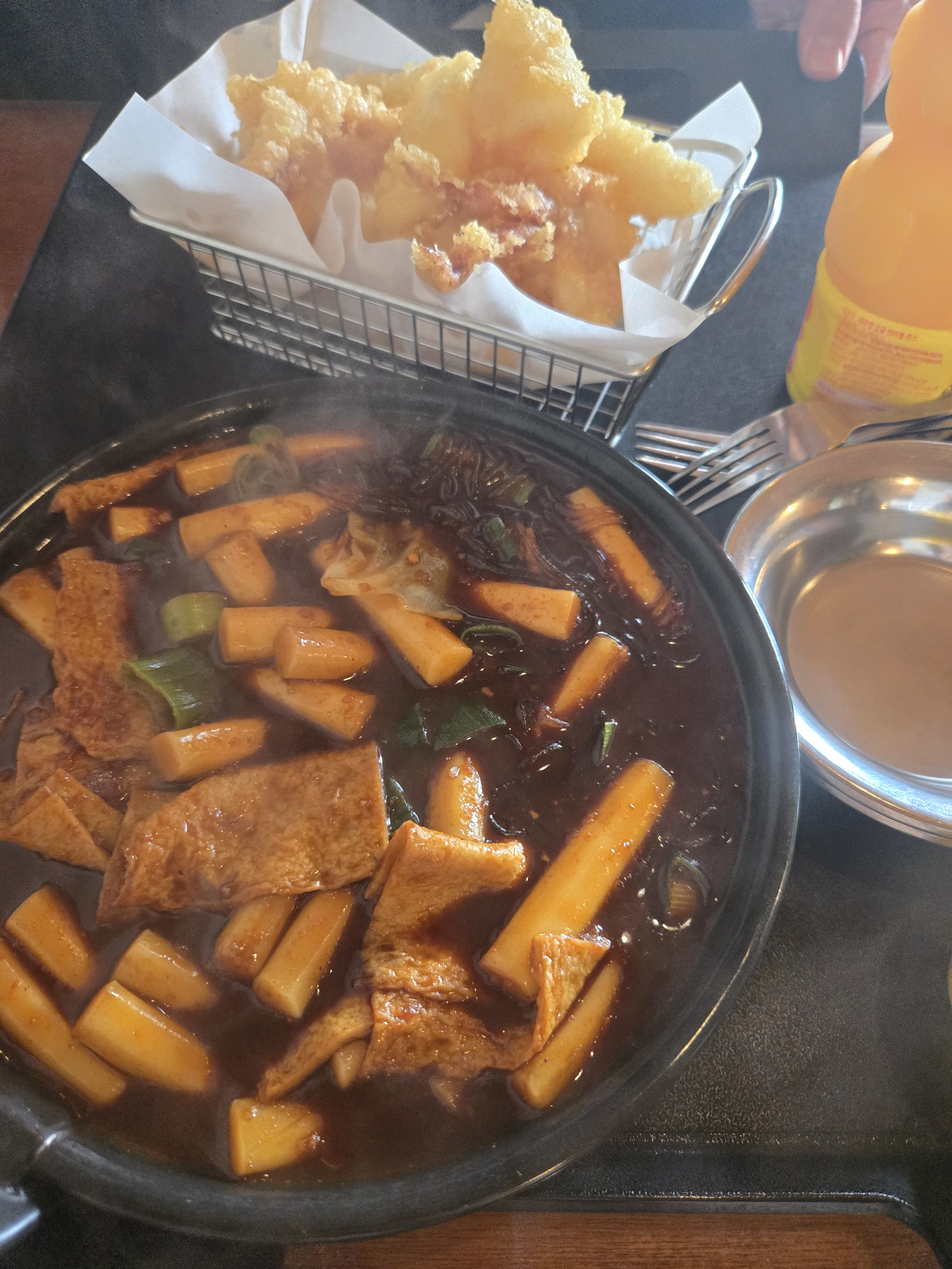 한치튀김은 다른 곳에서 잘 못 먹는거라 놀러왔을 ㅋ때 경험해보기 좋은 거 같아요 - 제주 맛집 명랑스낵