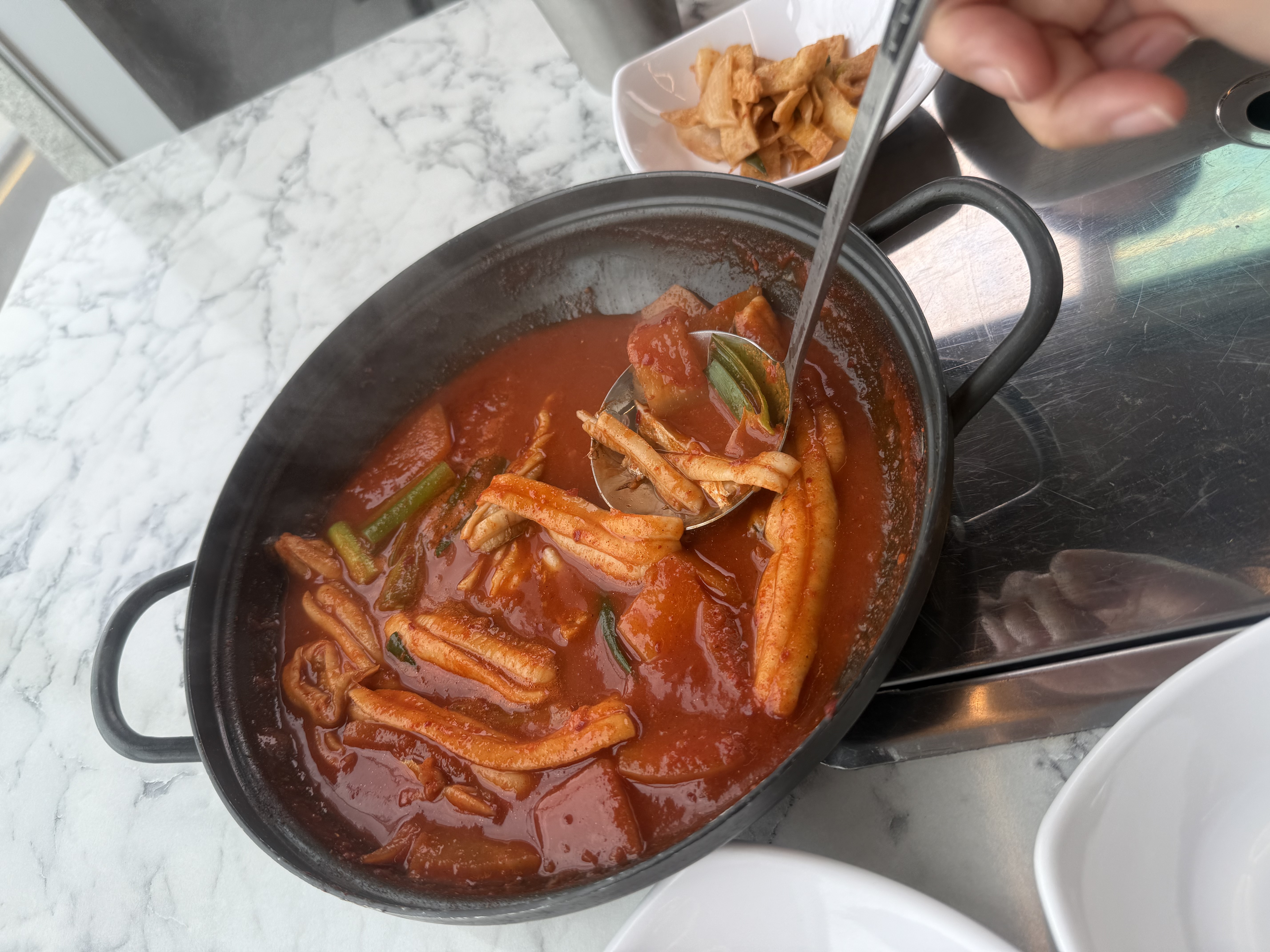 공항근처 갈치집 찾다가 뷰가 좋은 맛집 검색했더니 갈치의정석이 보여서 와봤어요~ 전체적으로