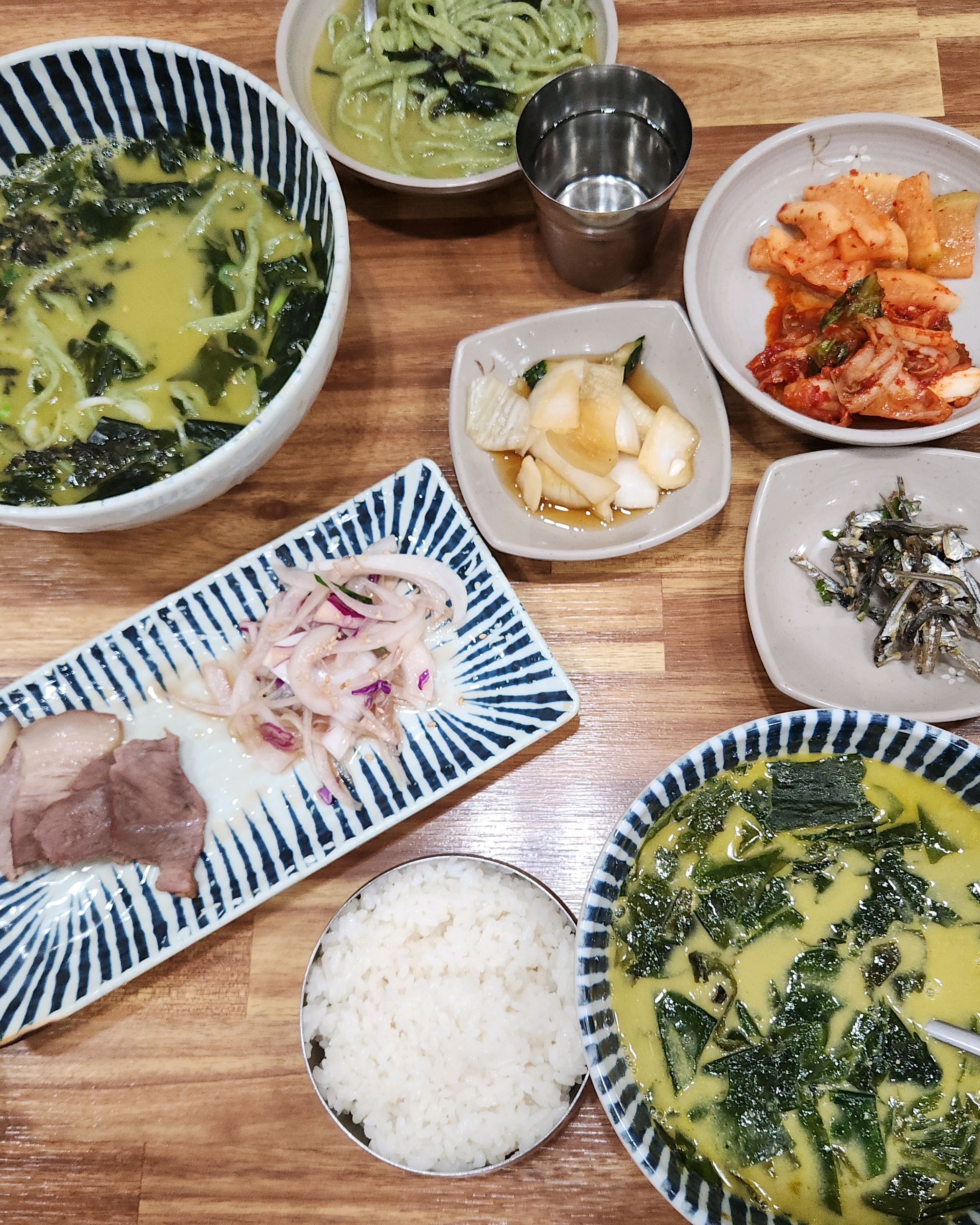 여기 웨이팅있지만 늘 맛있게 먹고가요~^^ - 제주 맛집 신제주보말칼국수 제주본점