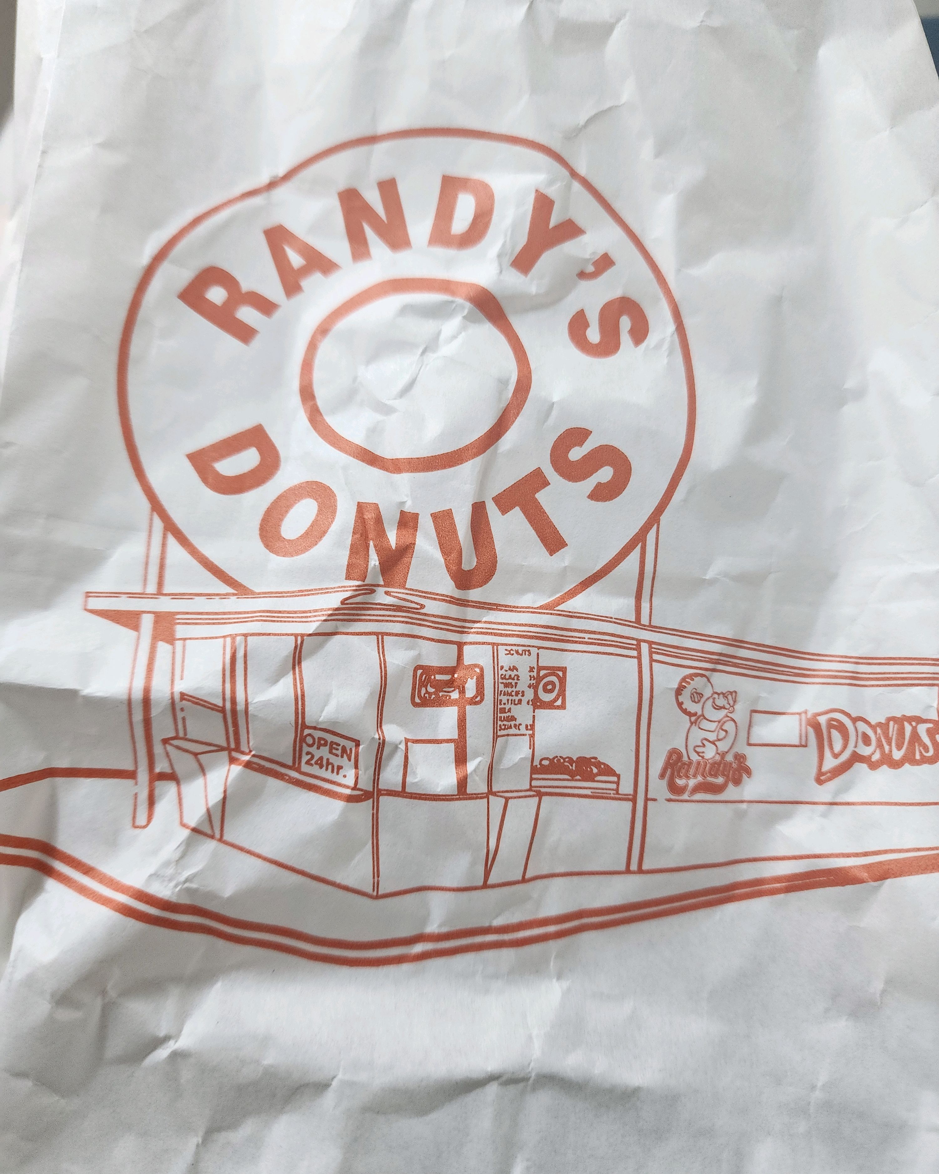 도넛이 크고. 종류도 다양하고. 부드럽고 달아요 - 제주 맛집 랜디스도넛 애월점