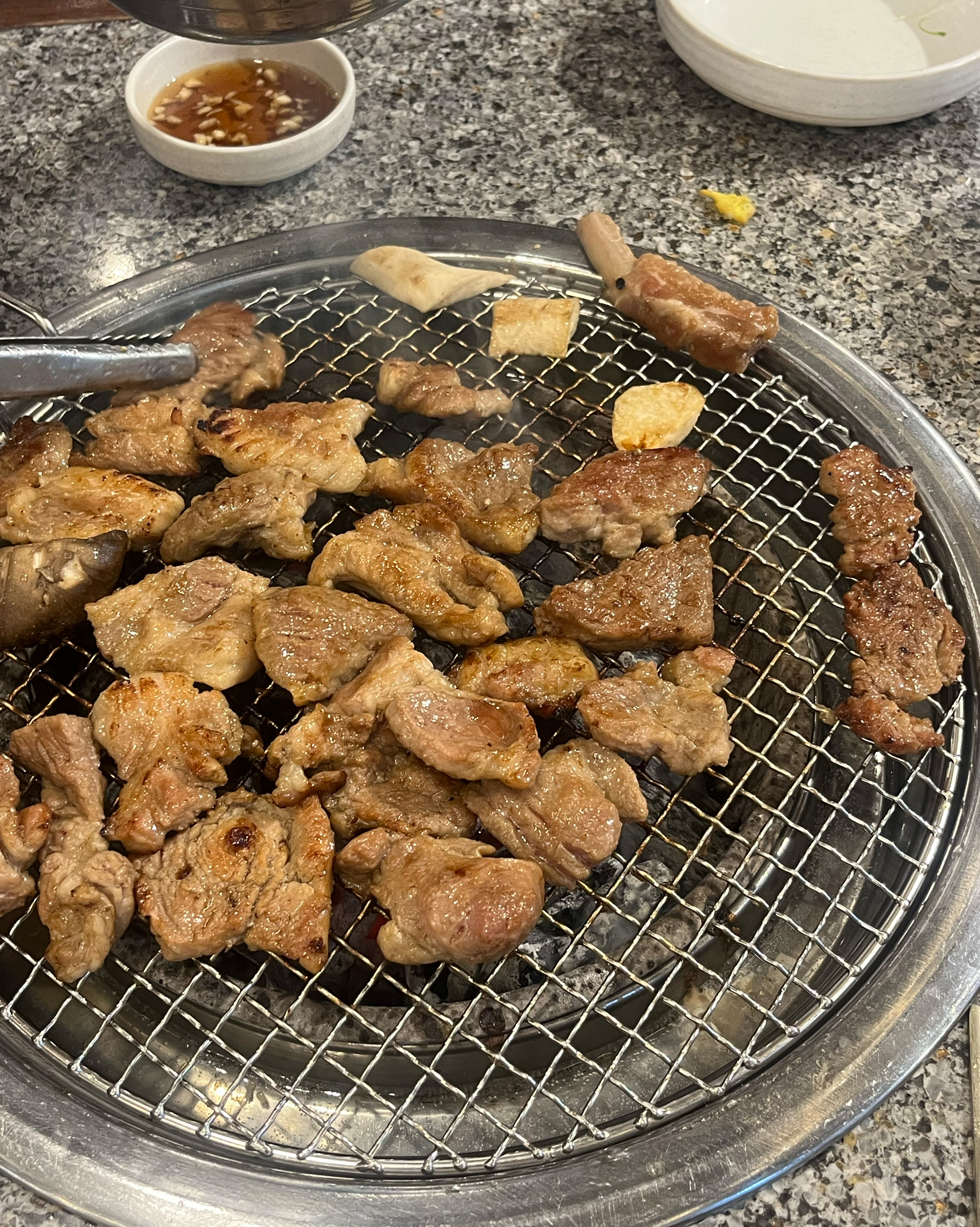 직원분들이 직접 구워주셔서 너무 맛있게 먹고갑니다 - 대구 맛집 갈비만 대구본점