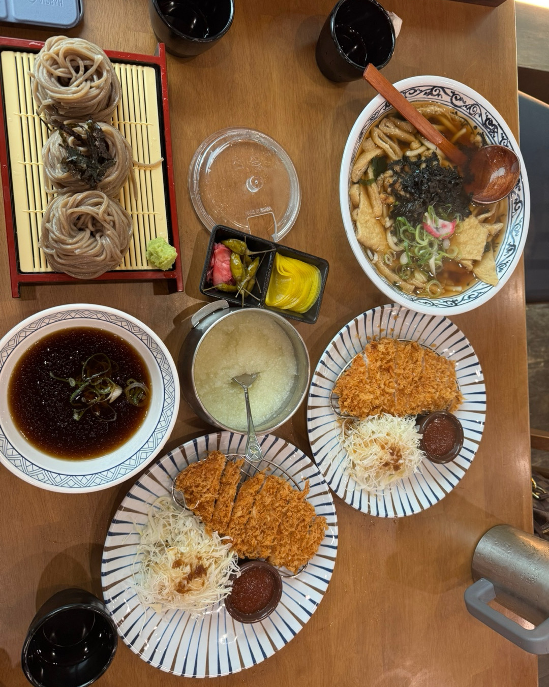 비오는날 더 생각나는 삼동소바입니다~ 아이도 부모도 함께하기 너무 좋은 메뉴이고 늘 변치않