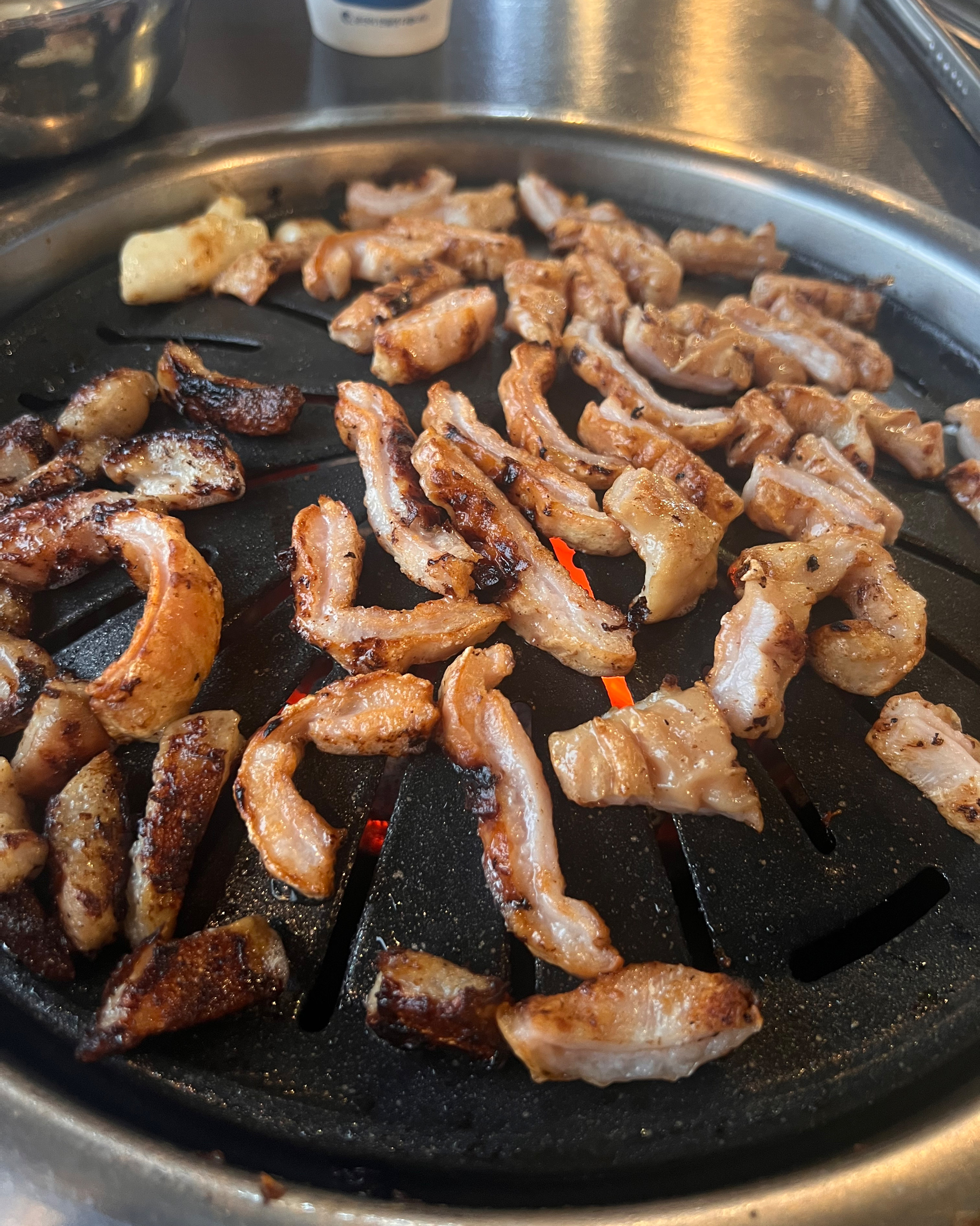 수성못 아리조나막창~~ 비오는 날 창가에 앉아서 구워먹으니 분위기 좋고☺️ 맛도 넘넘 즇았