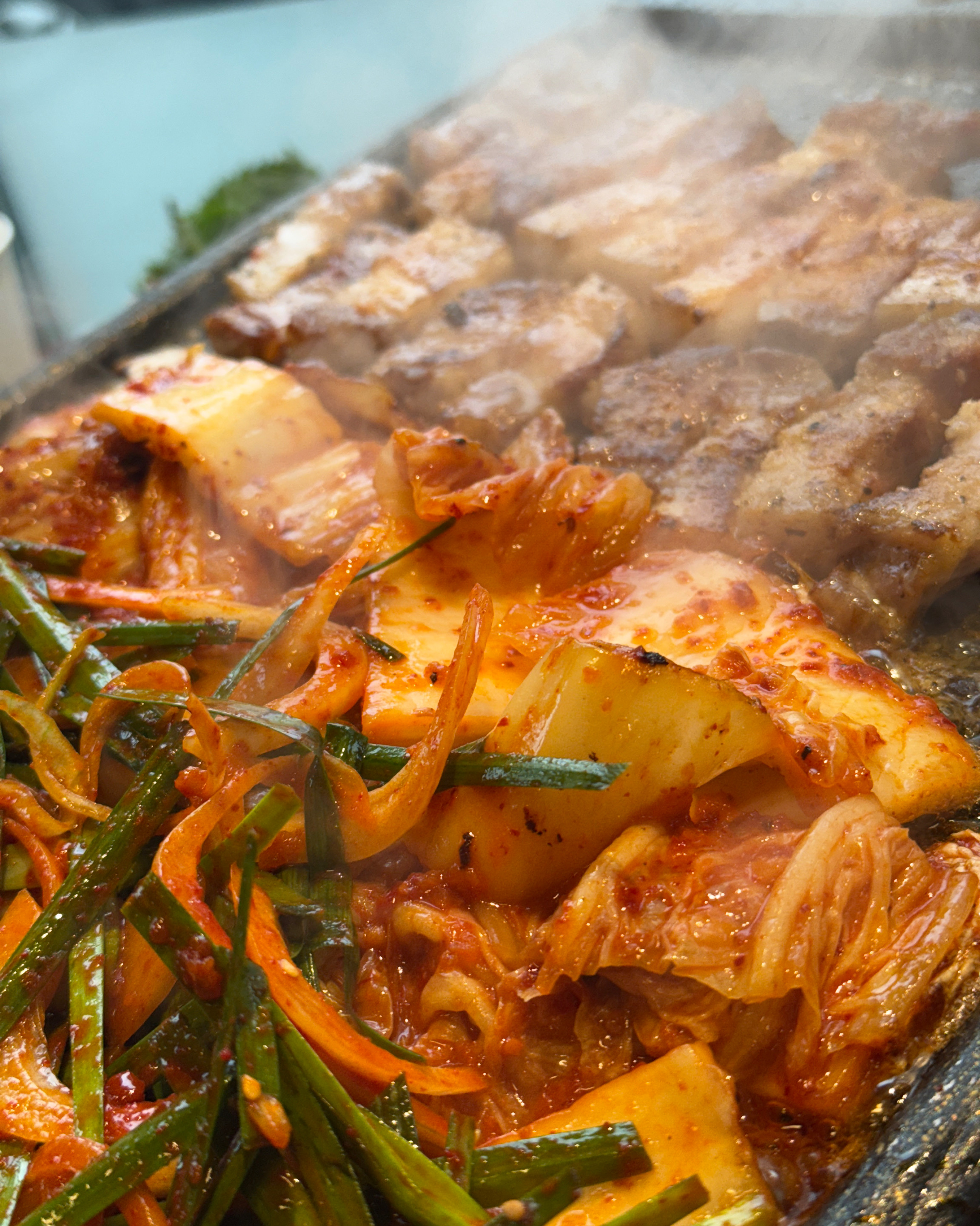 고기가 너무 맛있어요. - 홍대 맛집 맛김치생삼겹살 홍대연남