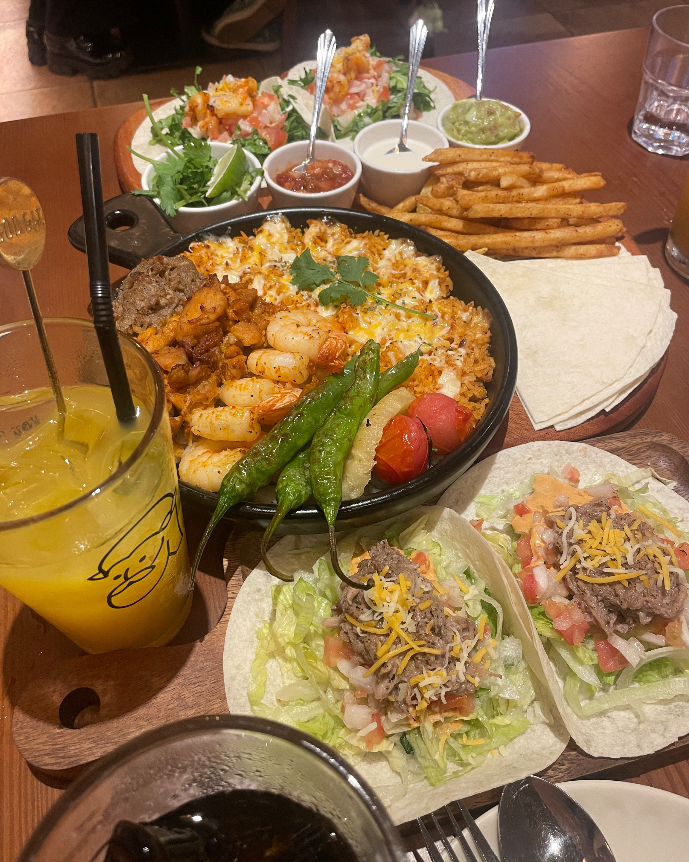 음식도 맛있고 친절하시고 모임하기에도 장소가 훌륭해요👍🏻 - 평택 소사벌 맛집 갓잇 평택소사벌점