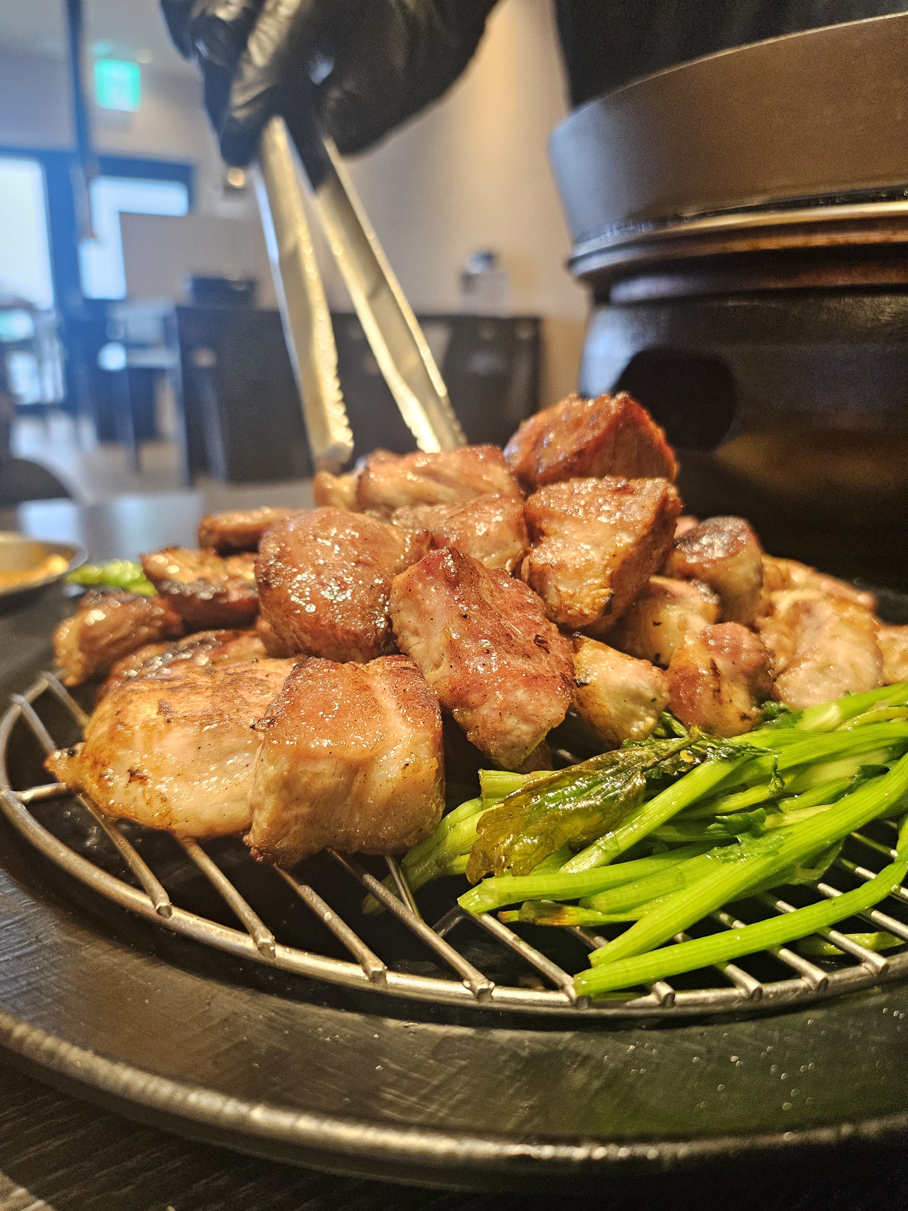 고기가 정말 부드러워서 술술 넘어가네요~ - 제주 맛집 풍로 제주신화월드점