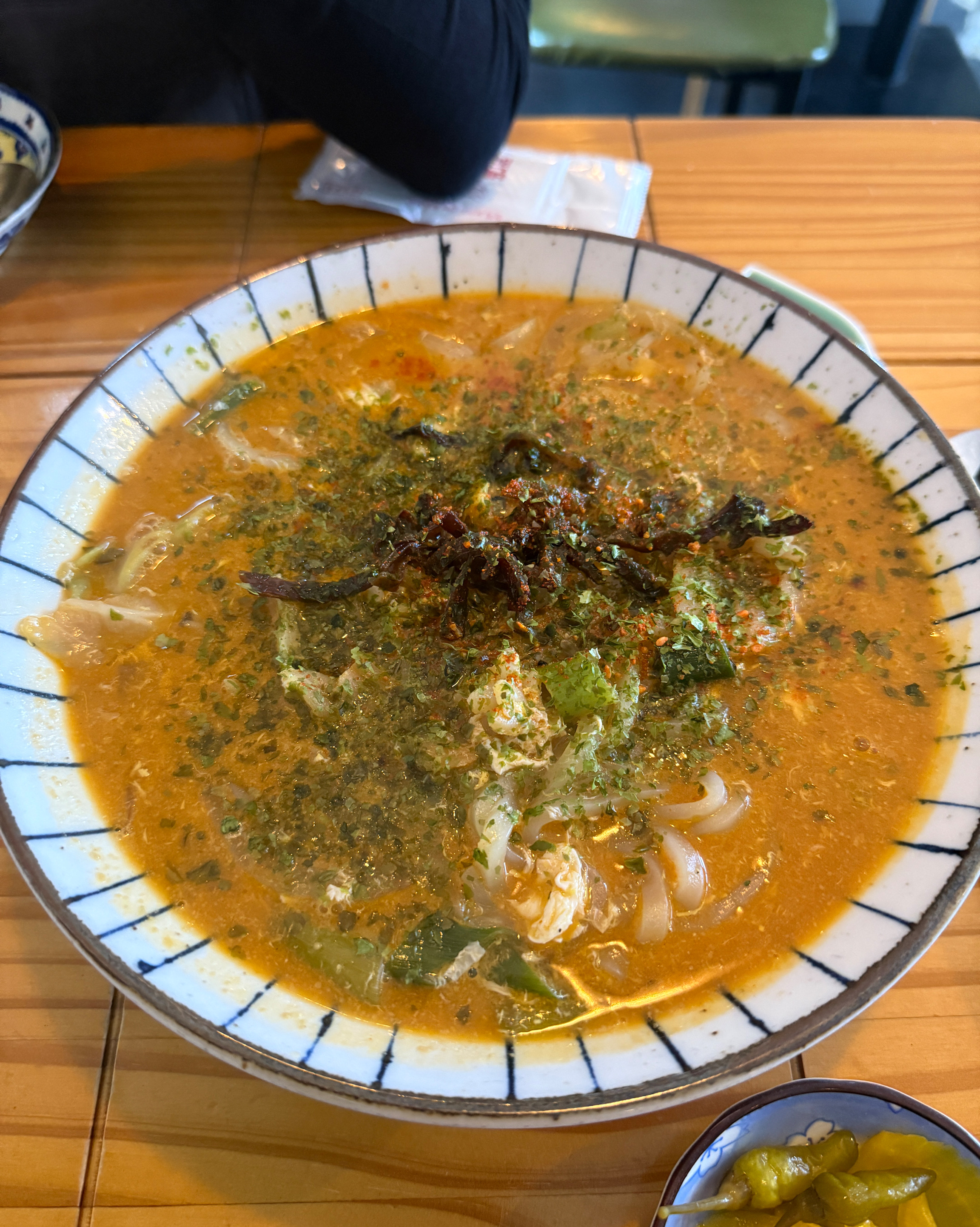 돈까스가 너무 먹고 싶어서 오픈하자마자 찾아왔는데 비도오고 쌀쌀해서 우동에 돈까스 시켰습니