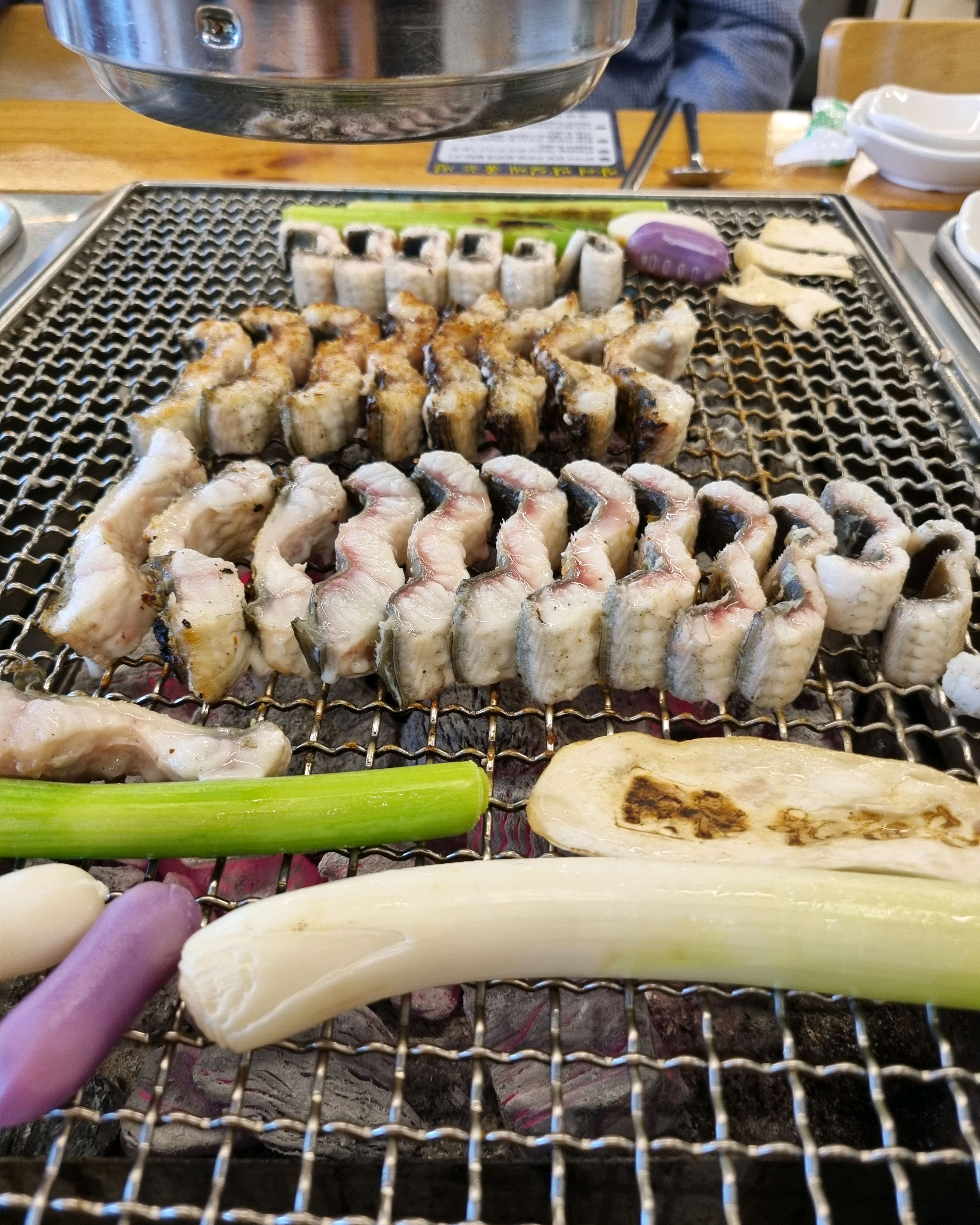 첫방문인데 넓고 깨끗하고 쾌적한 환경이고 - 인천 맛집 삼관왕장어 가좌점