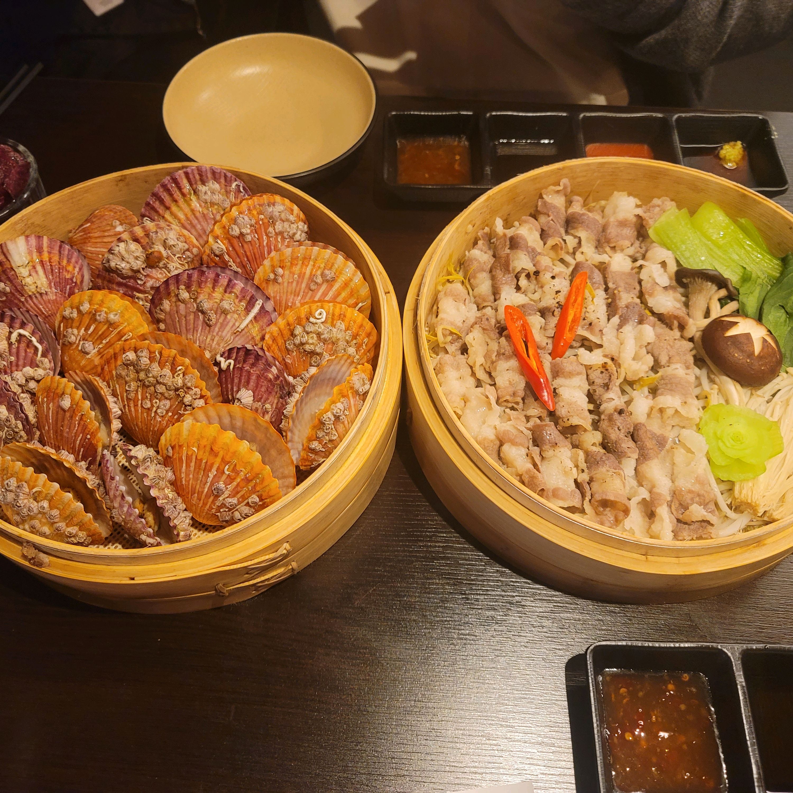 일단 음식이 너무 맛있어요. 가족,친구,연인끼리와도 부담없는가격에 맛도 일품이네요. 계속