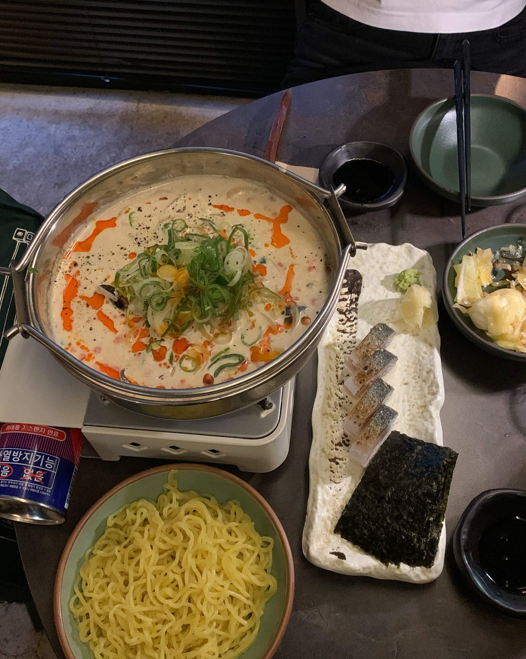 고등어 봉초밥, 가라아게 추천드려요 !! 분위기, 노래, 맛 모두 좋아서 연인, 친구 모임