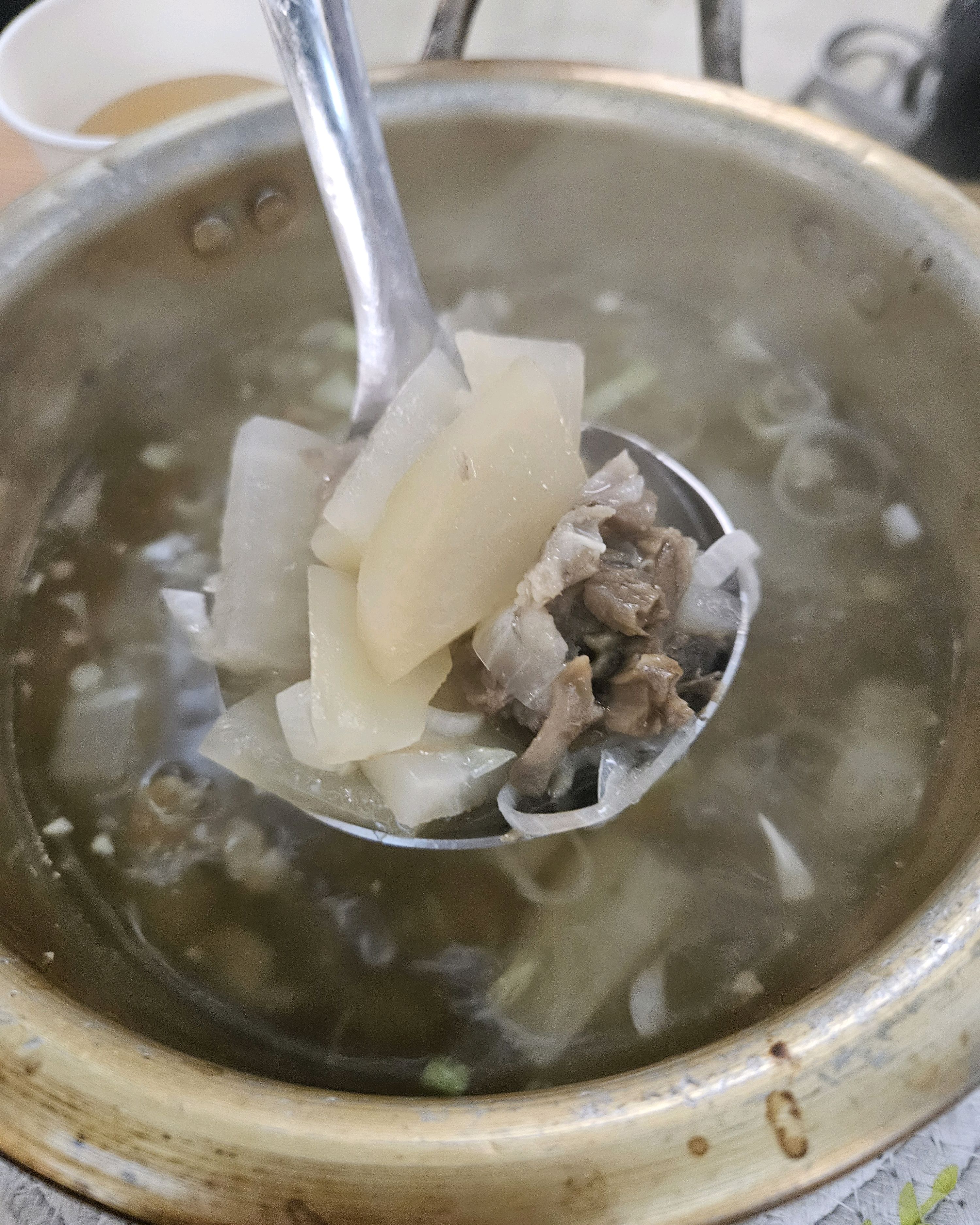 기본 상차림에 무국이랑 - 대구 맛집 숲불막창