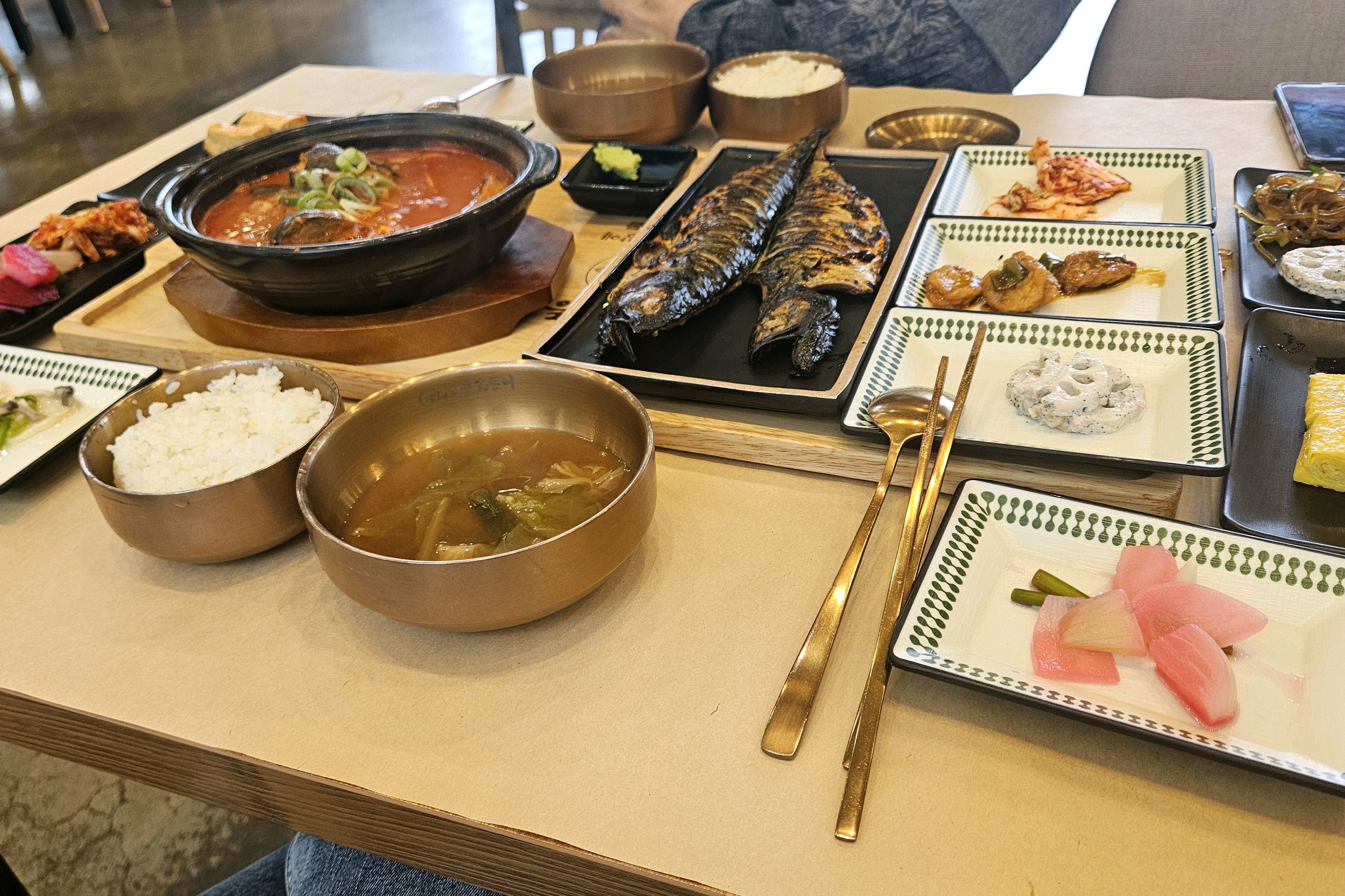 송정왔다가 뷰가 좋은 밥집인것 같아 - 송정 맛집 달빛에구운고등어 부산송정점