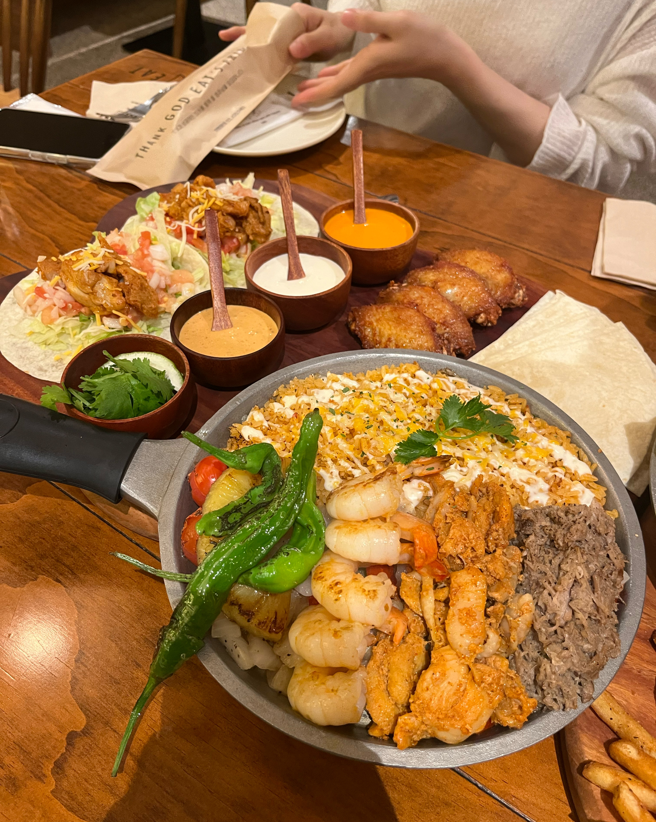 오랜만에 친구들과 타코 먹으러 왔는데 - 한남동 맛집 갓잇 한남점