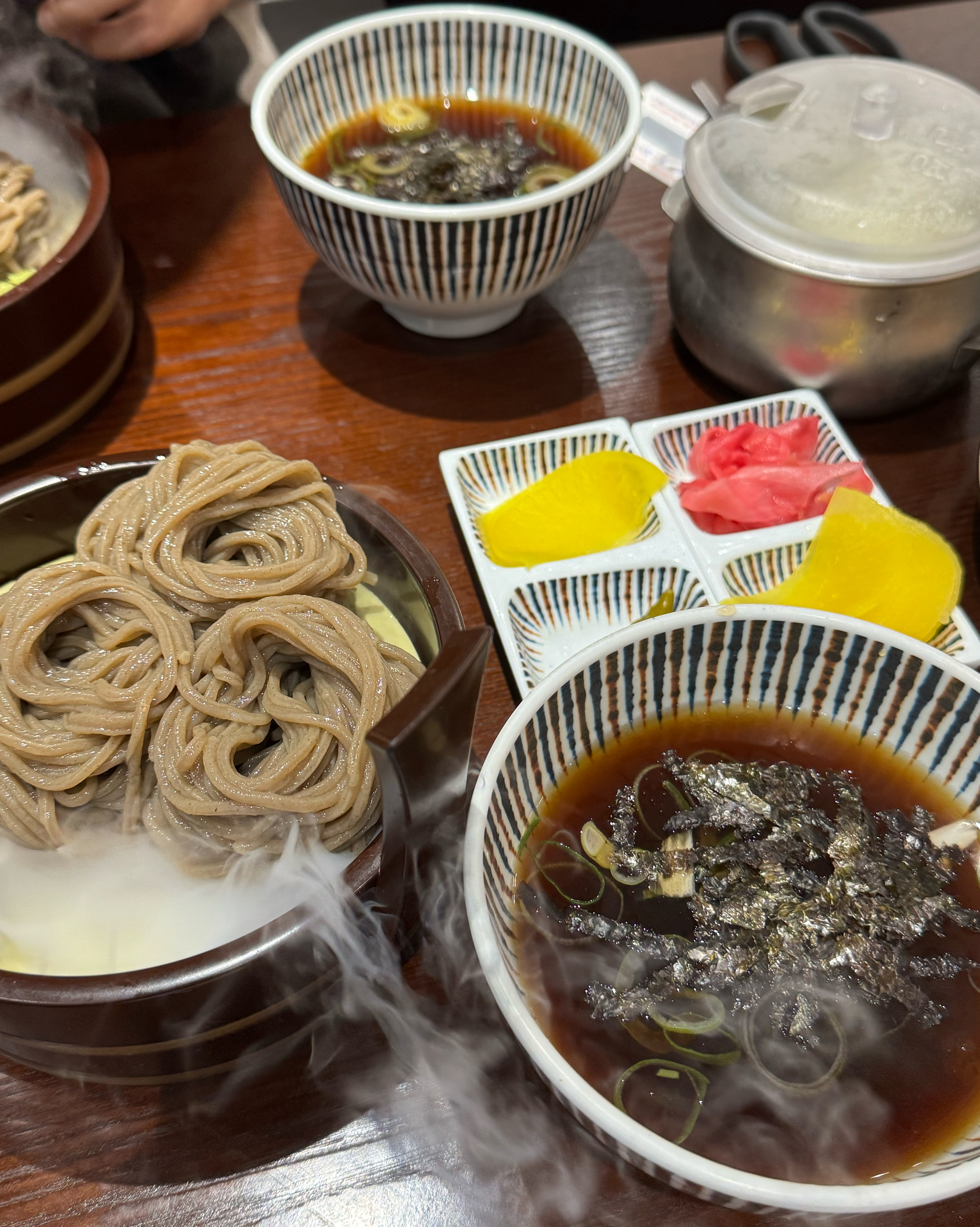 비오는 날에고 삼동소바 생각나서 왔어요!ㅎㅎ 소바 여기가 제일 맛있어요~ - 남양주 진접 맛집 삼동소바 남양주점