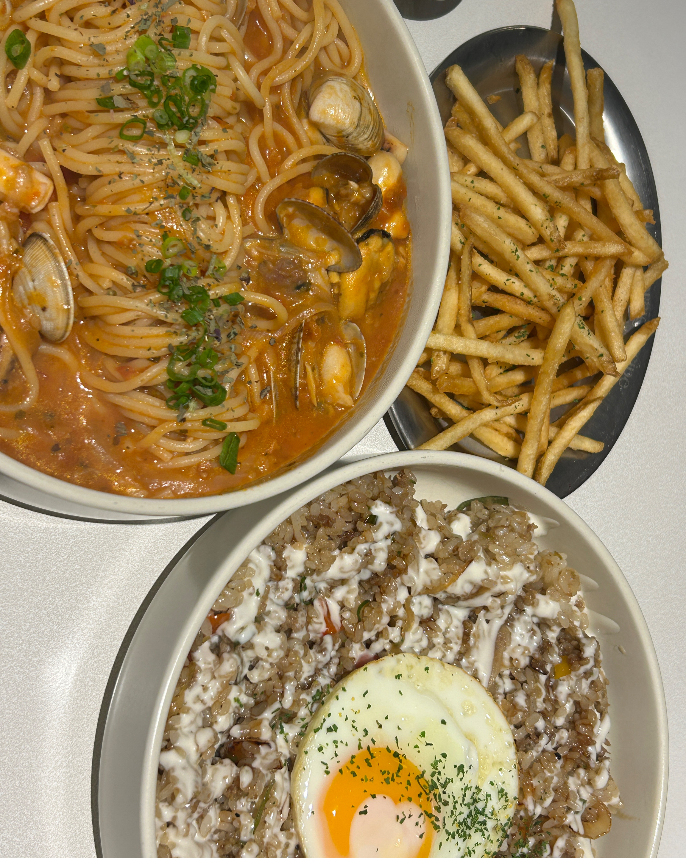 양도 적당하고 맛있어요! - 대구 맛집 오레가노 동성로본점