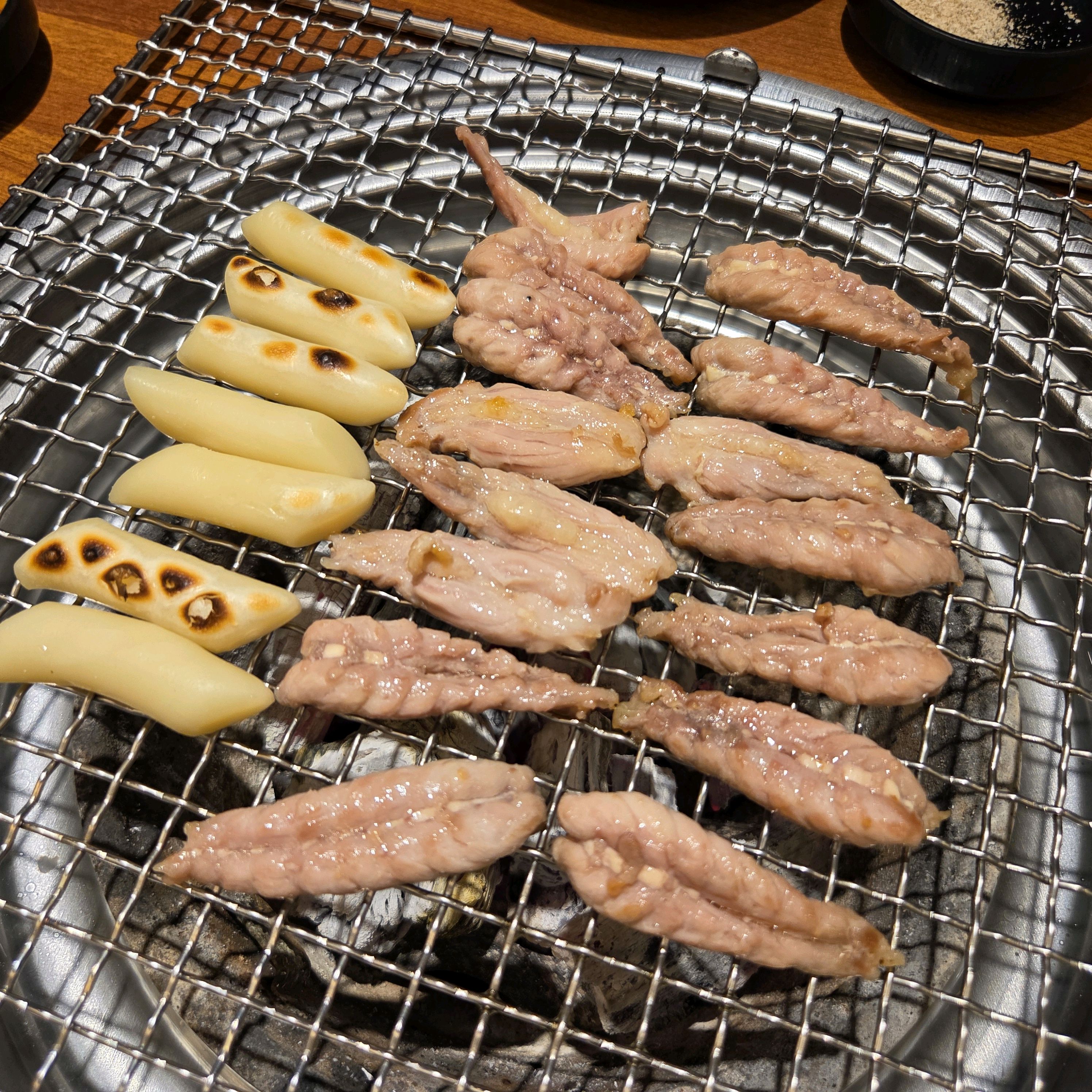 밤새우는닭 이미지