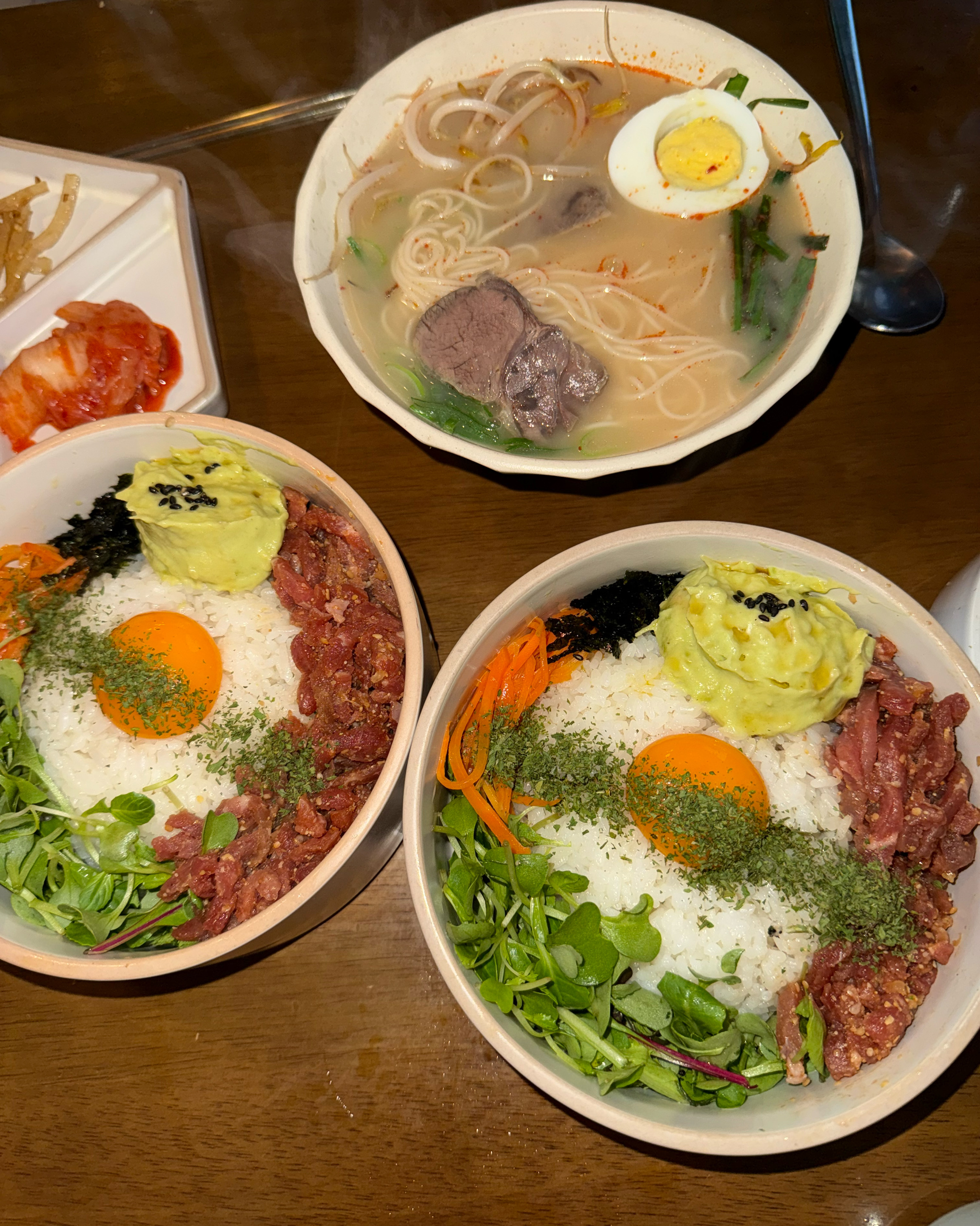가족 모임으로 외식 왔습니다 아보카도 비빔밥, - 대전 맛집 비범