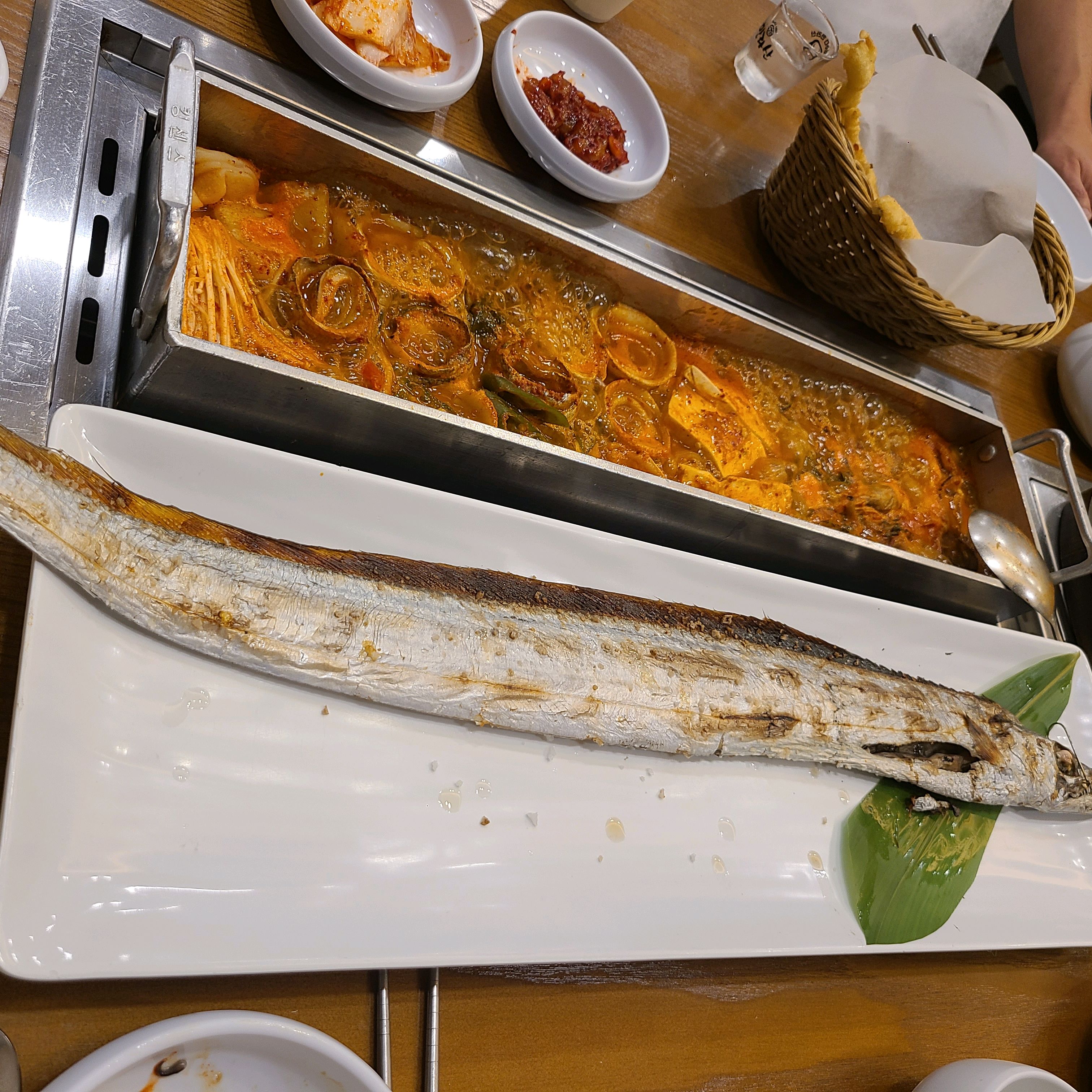 지난 번 제주여행 때 맛있어서 재방문했어요.. - 제주 맛집 한라갈치 중문점