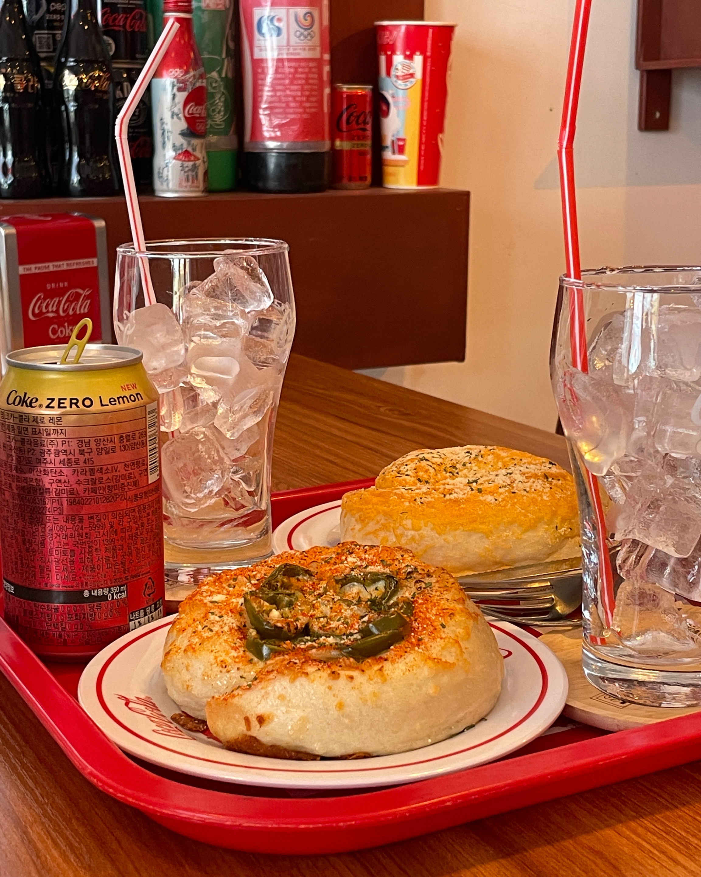 가게 인테리어도 너무 예쁘고 일단 베이글이 너무 맛있어요!! 전에 포장해서 먹고 너무 맛있