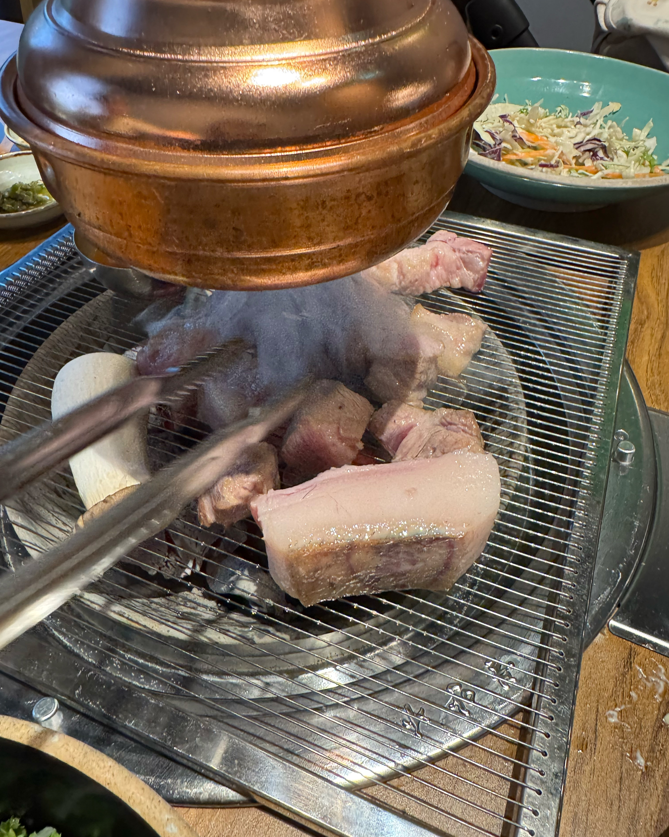 고기도 잘 구워주시고 맛있습니다! - 인천 맛집 칠돈가 청라점