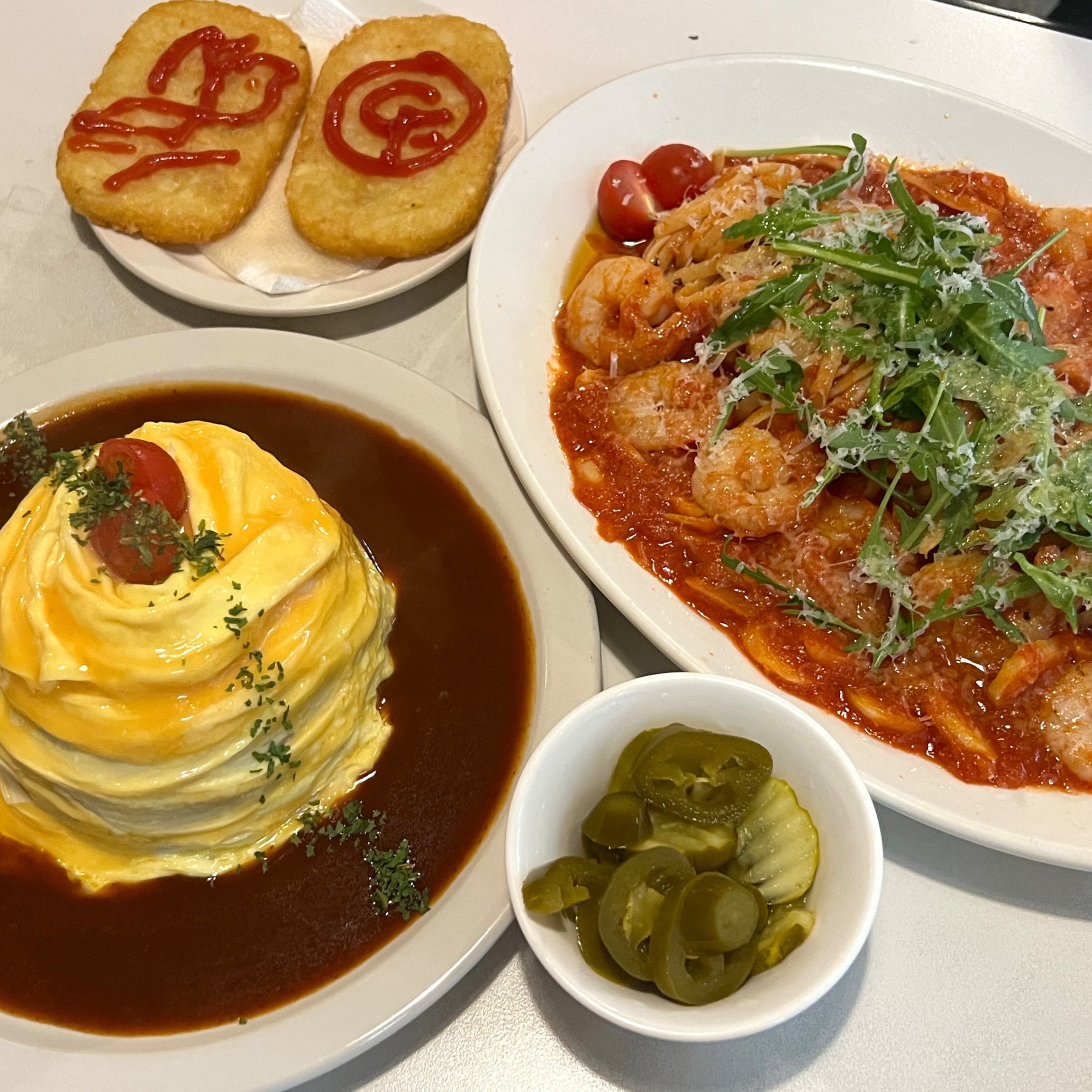 언제 와도 맛있습니다!! 특히 김치 오믈렛이 진짜 맛있으니 꼭 드세요ㅎㅎ 매장이 은근 넓고