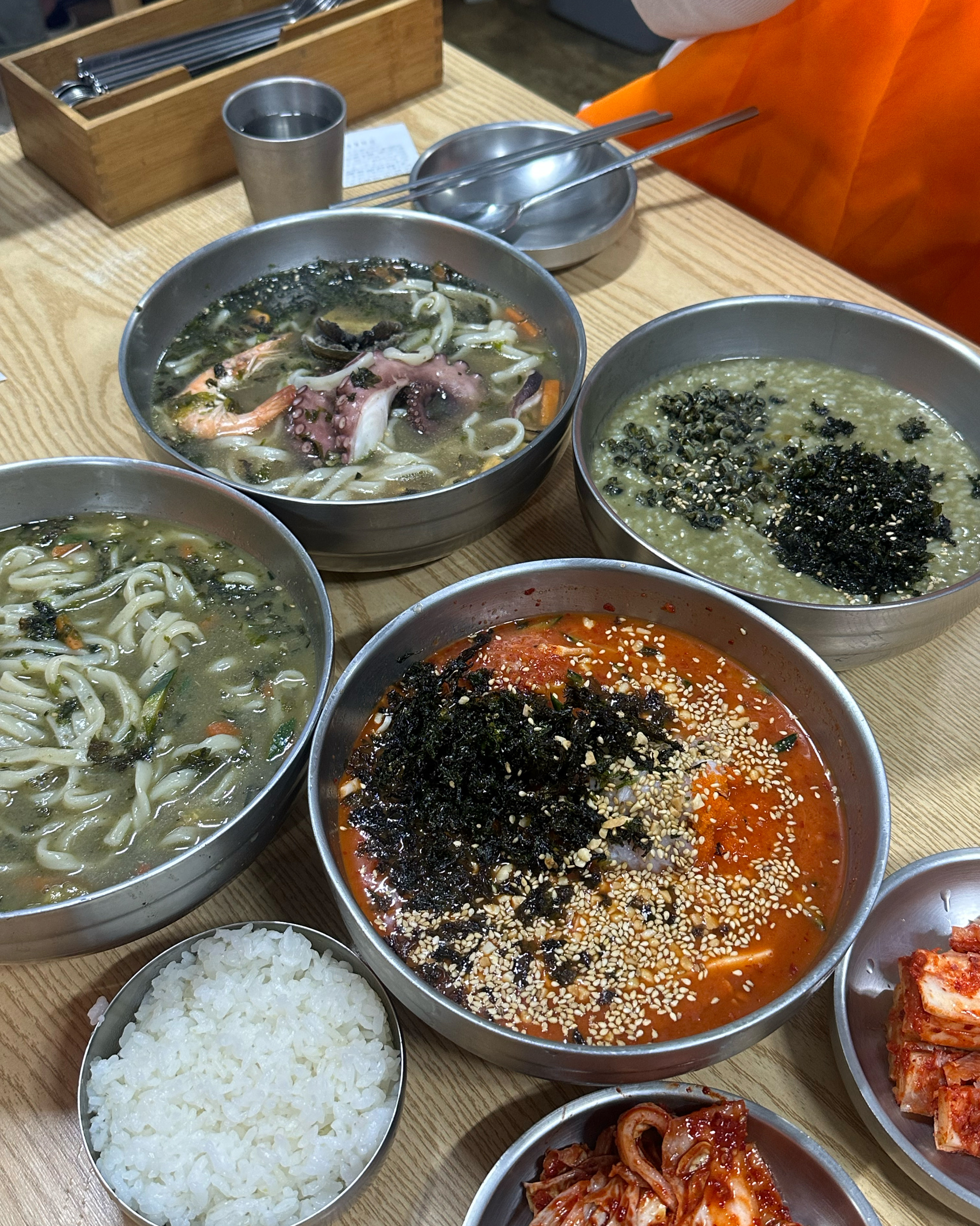 양도많고 다 맛잇는데 특히 보말죽 너무 맛잇어요!!! - 제주 맛집 협재칼국수