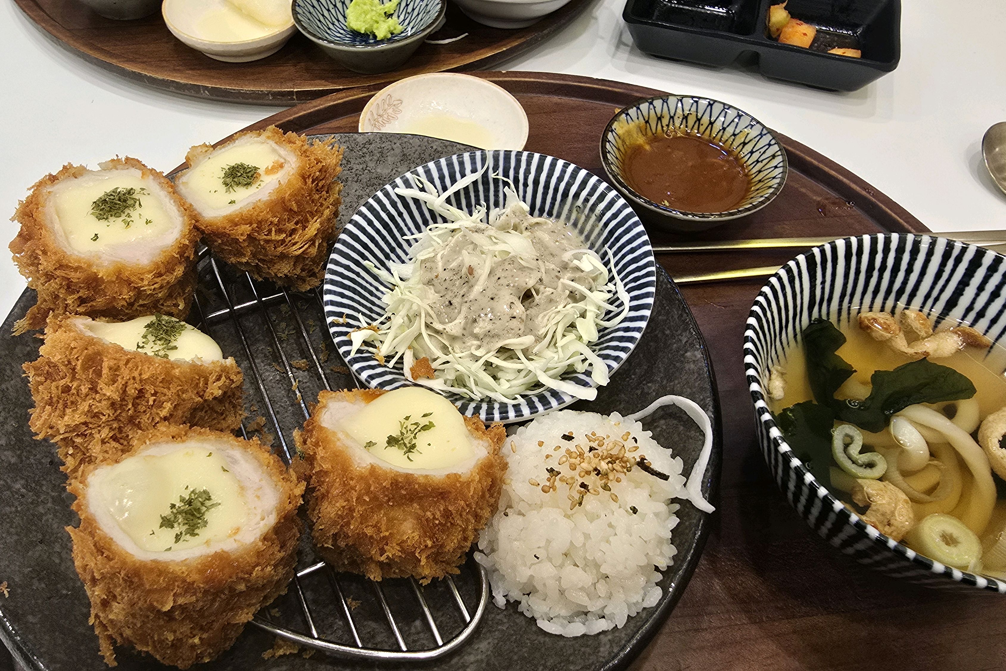 매번 오는데 치즈카츠 너무 맛있어요 - 사당 맛집 백소정 사당점
