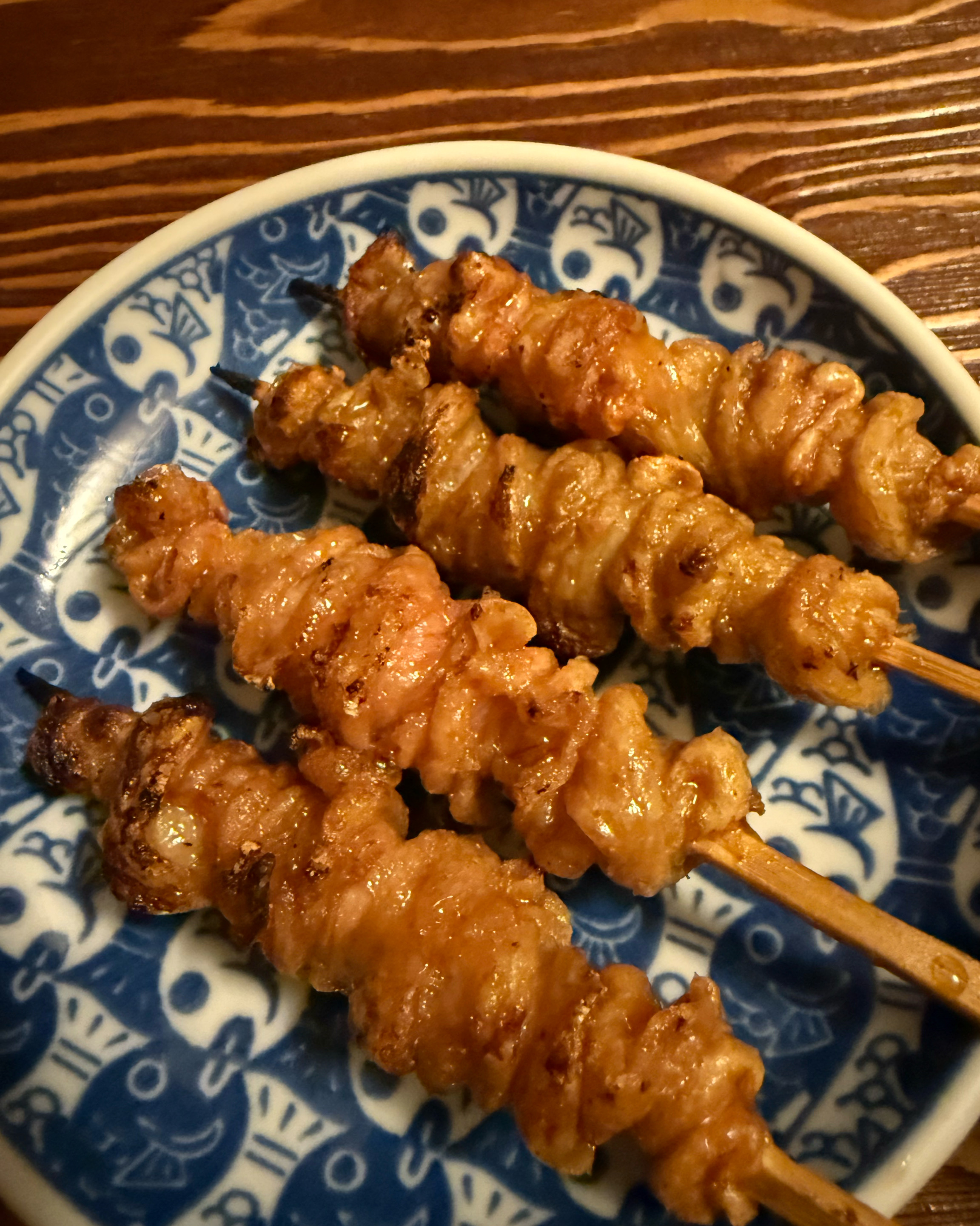 요모가 유명하다 하길래 왔는데 이유가 있더라구요 너무 맛있고 분위기가 좋네요 가족들이랑, 