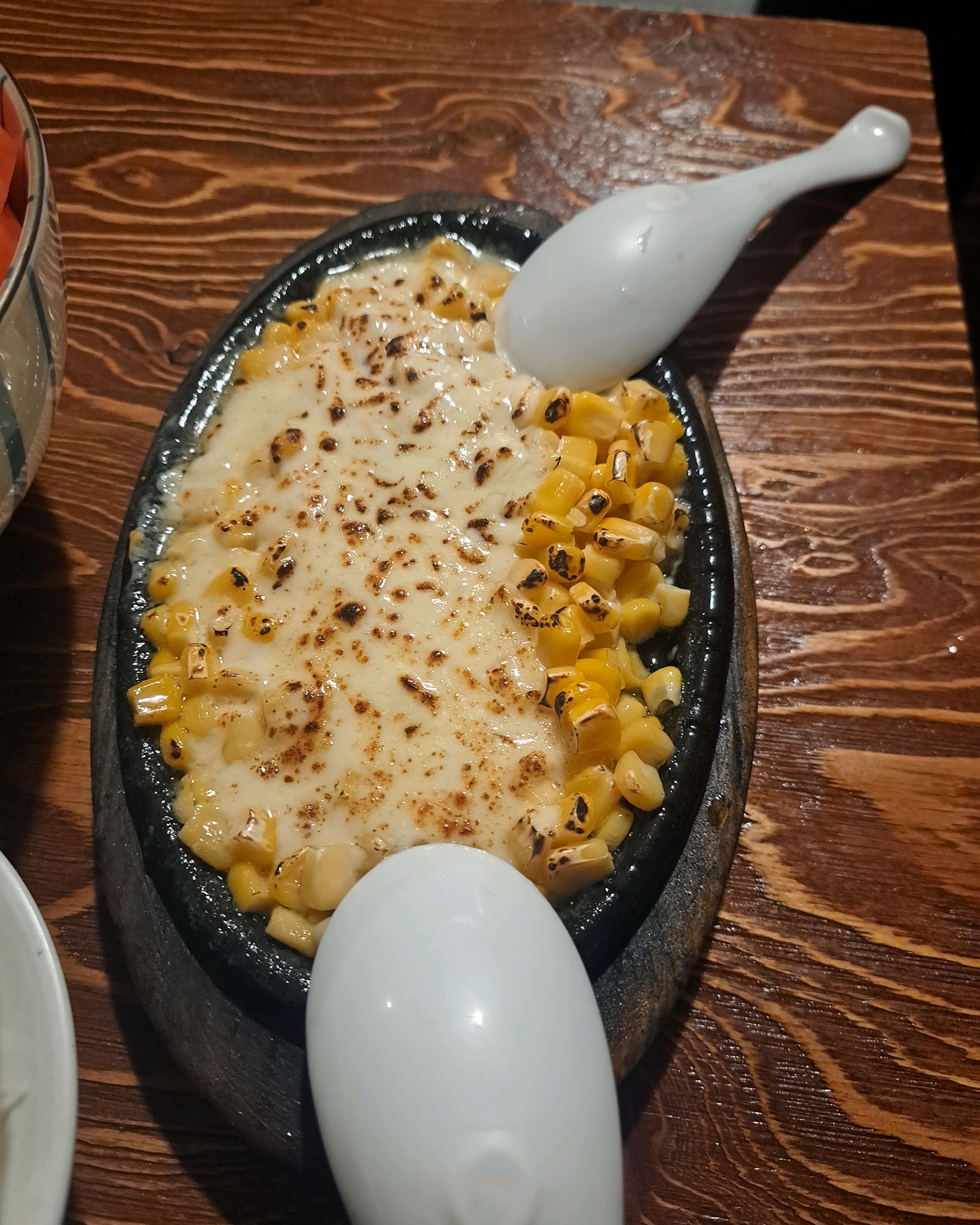 분위기 밝고 직원분들 친절하고 - 대구 맛집 요모 대구본점