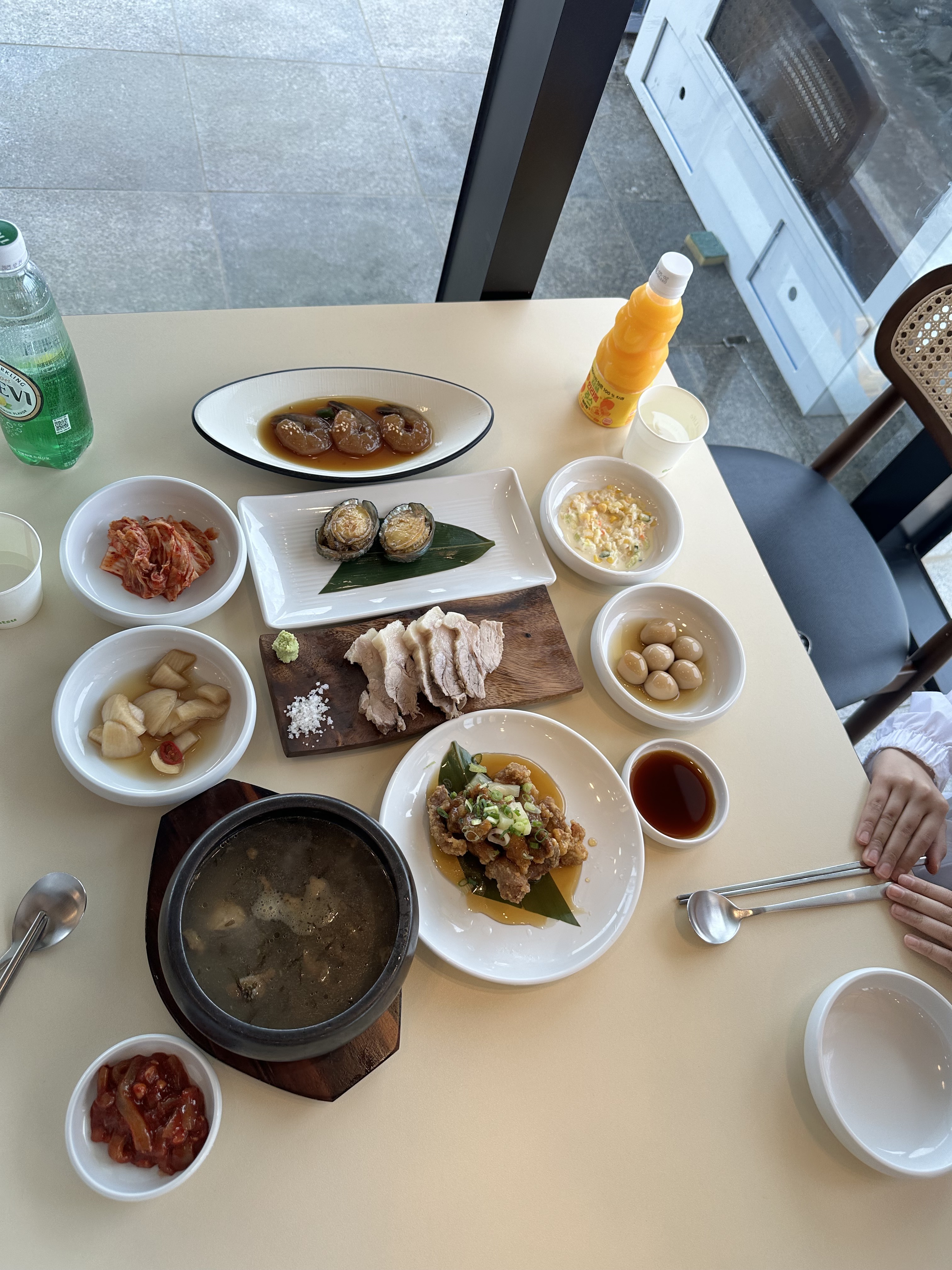 솥밥 맛있구요 갈치구이도 좋아요. 몸국도 맛있었어요. 아이도 잘먹어요. 가격대비 푸짐해요 - 제주 맛집 정민이네갈치 월정리본점