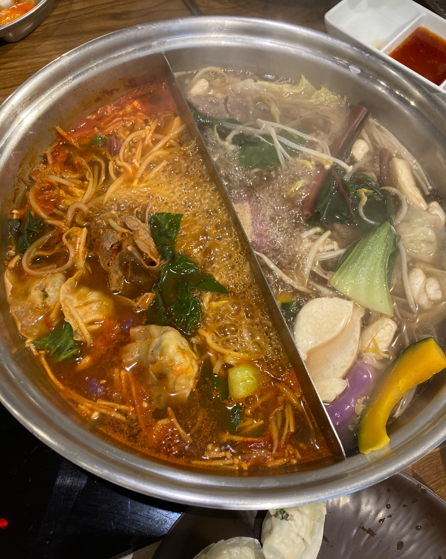 재료가 신선해요. 음식도 맛있어요. - 인천 맛집 채운담 서구청 본점