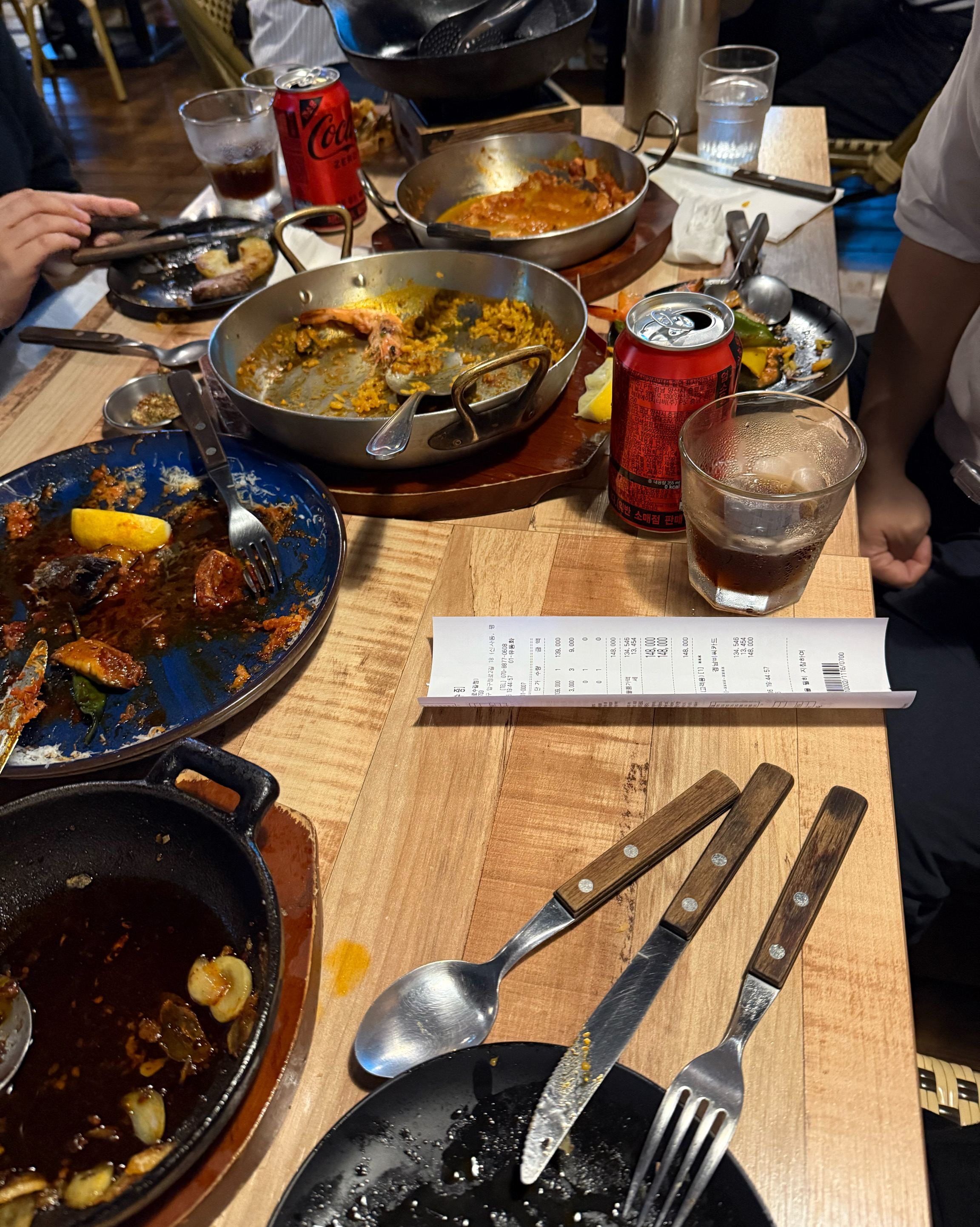 사촌들과 가족모임으로 방문했습니다! 음식 맛 전부 맛있고, 재료가 신선한 느낌이었어요. 얼