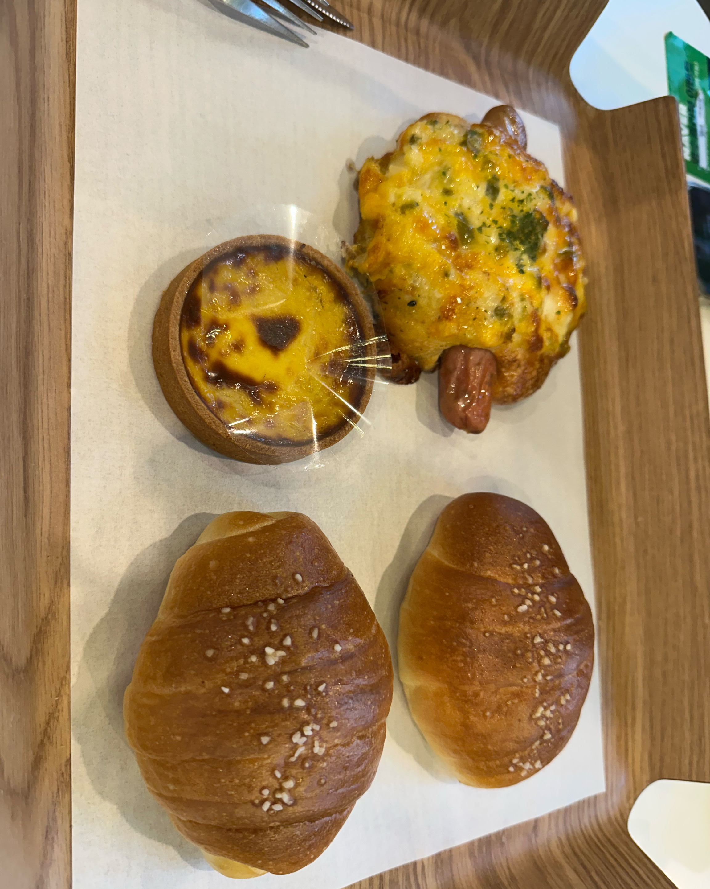 빵이 다 너무너무 예뻐서 많이 시켰어용 그리고 분위기가 조아요 - 인천 맛집 빵쌤 센트럴파크점