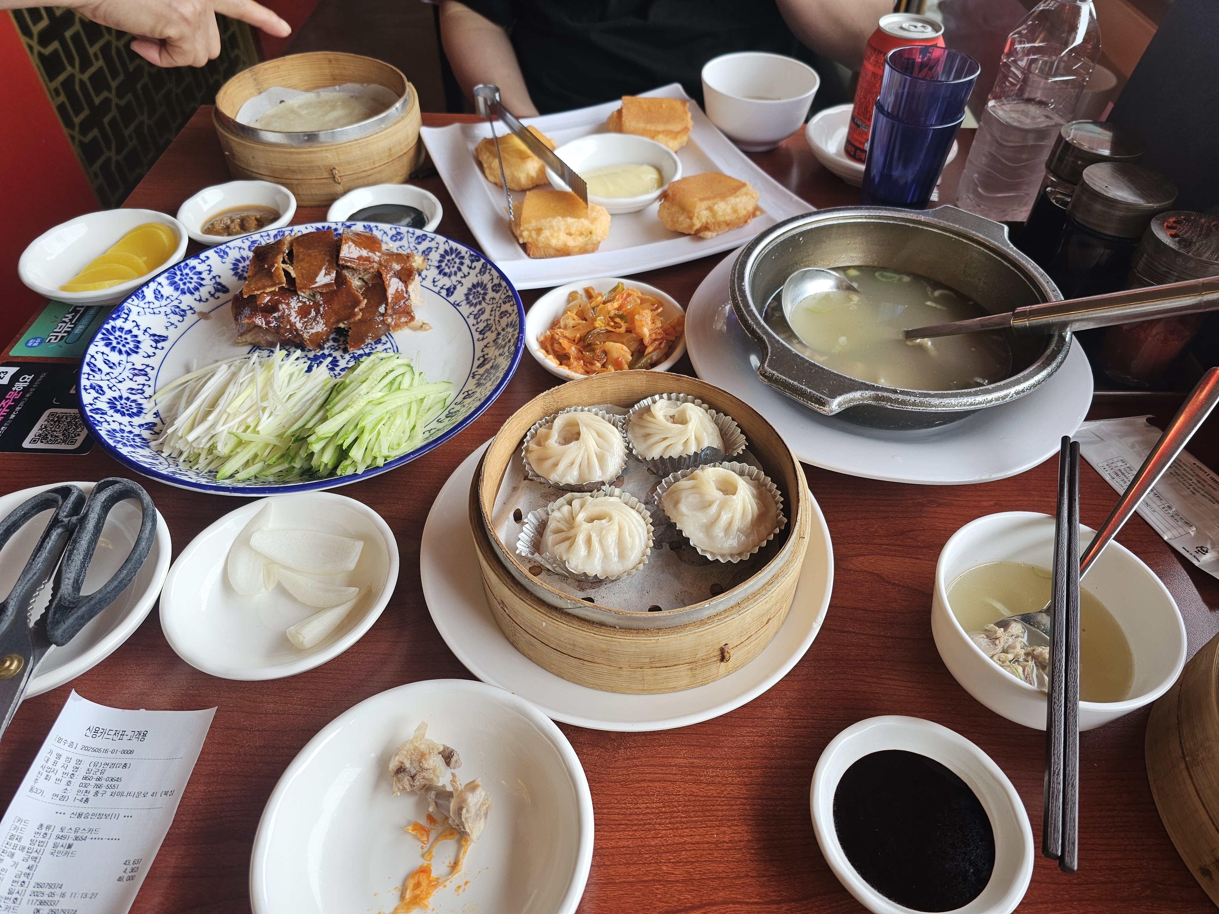 북경오리 먹으러왔어요. 샤오롱빠오랑 너무 맛있고 자리도 좋아서 잘먹었습니다. - 인천 맛집 연경