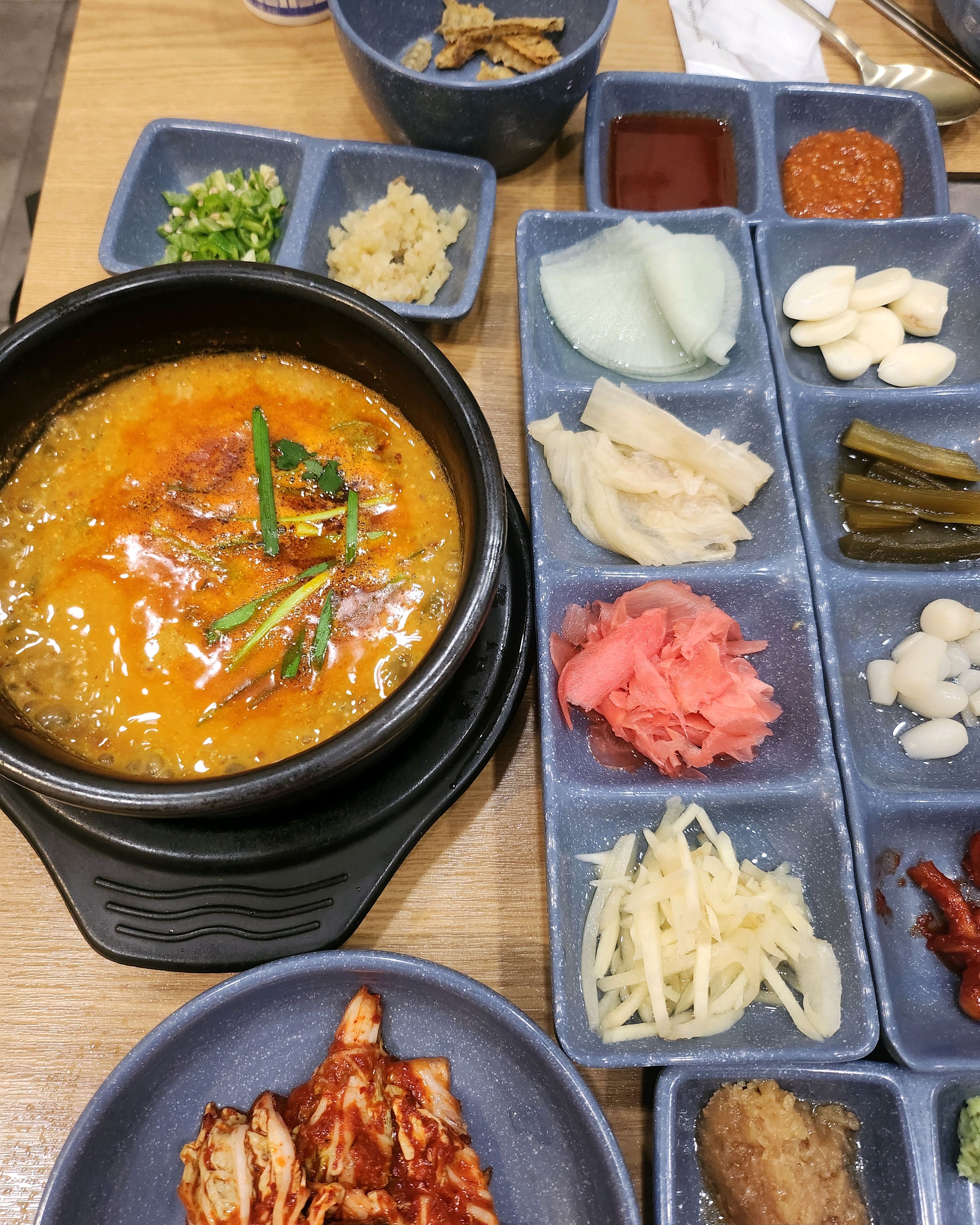 맛있게 잘 멉었어요 깨끗하고 장어도 튼실하네요~~ - 대구 맛집 민물장어 직판장 풍천관 본점