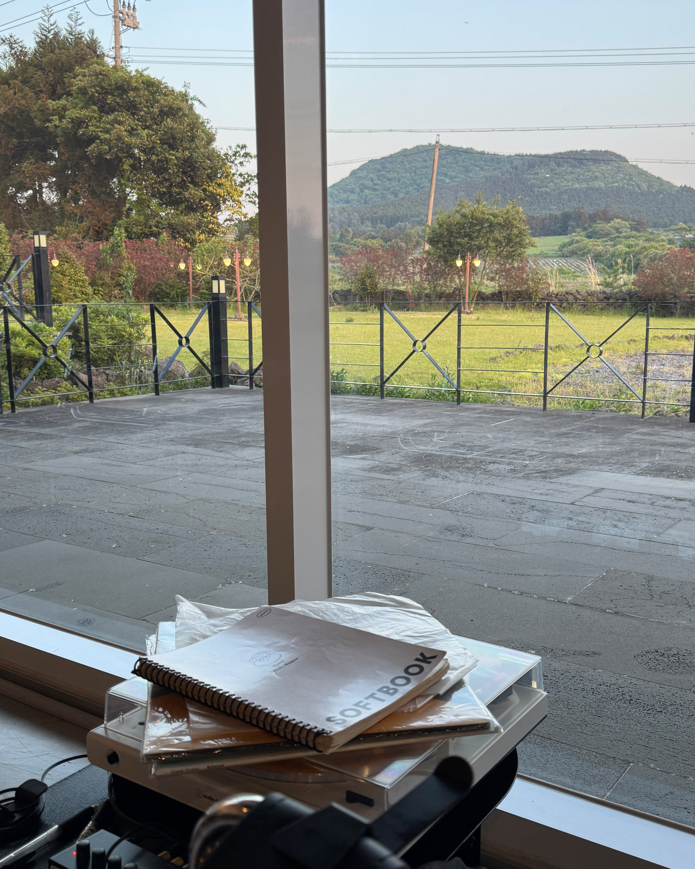 LP 사용법도 친절하게 안내해 주시고 음료도 맛있어요! 방문하실 분들은 꼭 5시 쯤 가세요