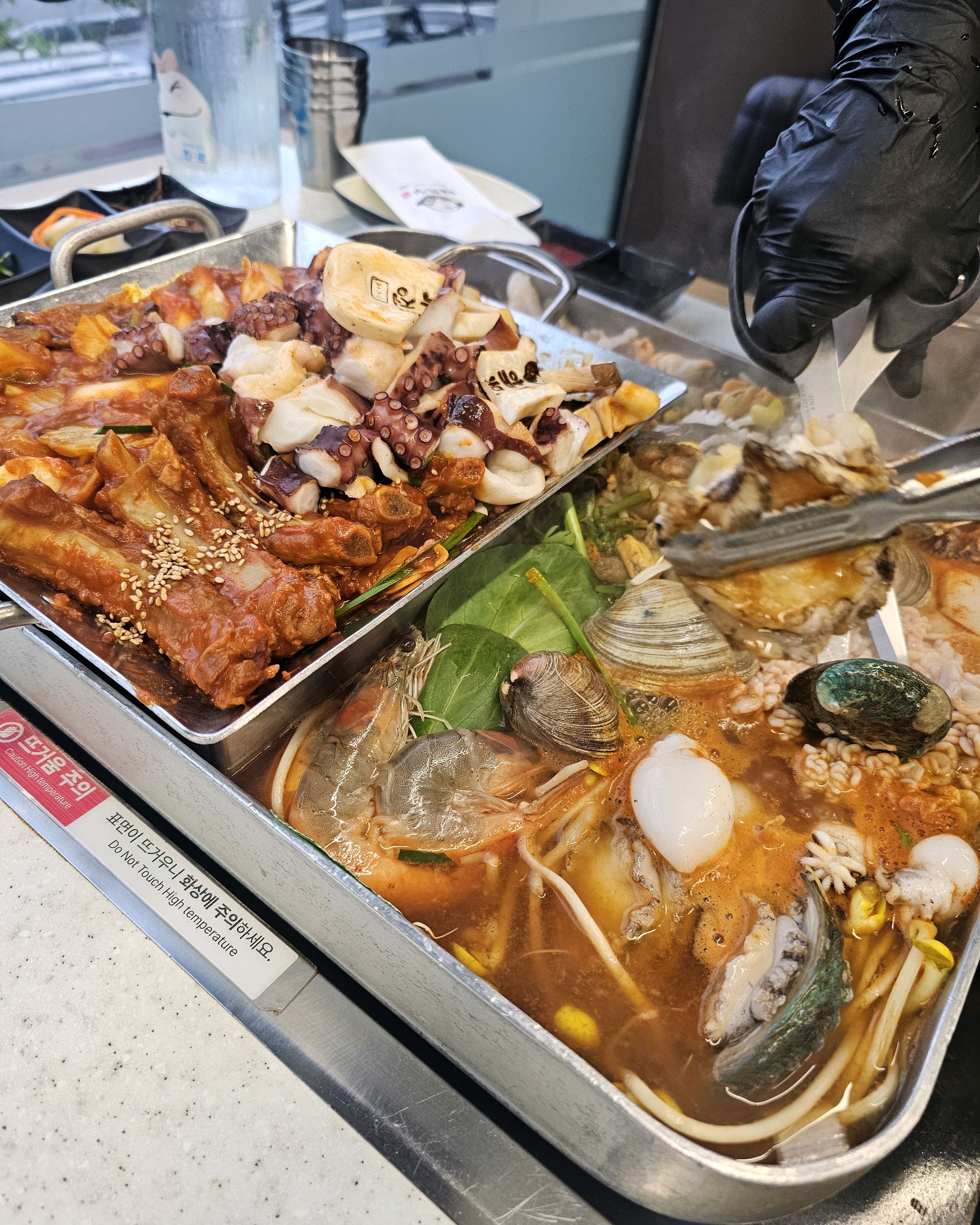 눈으로막고입으러먹고~,분위기도짱짱!!모임장소로추천합니당~모두친절하셔영~ - 인천 맛집 해목정 X 덕담집