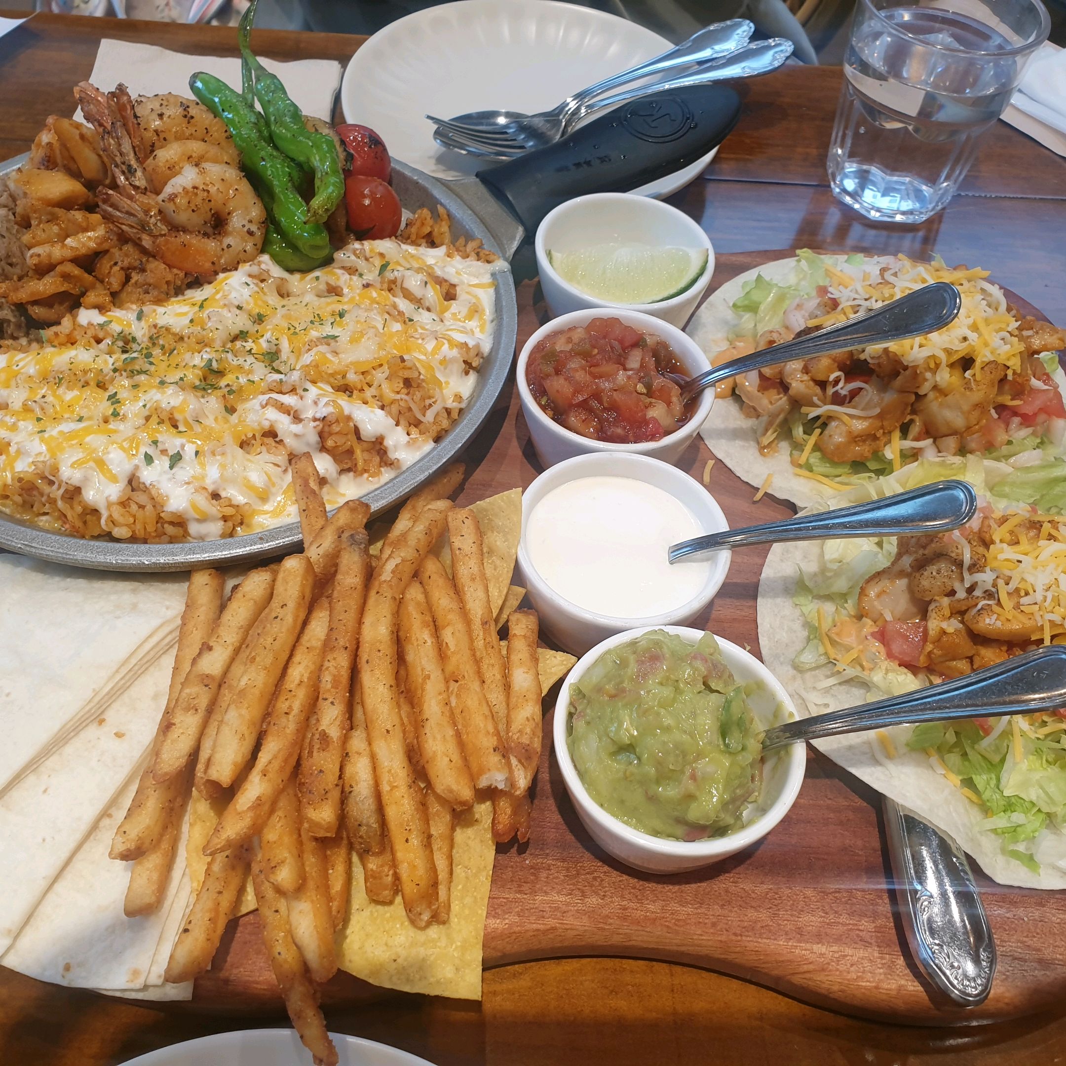 음식이 푸짐하고 맛잇어요 ㅎㅎ 분위기도 너무 좋아요 ㅎㅎ - 뚝섬역 맛집 갓잇 서울숲점