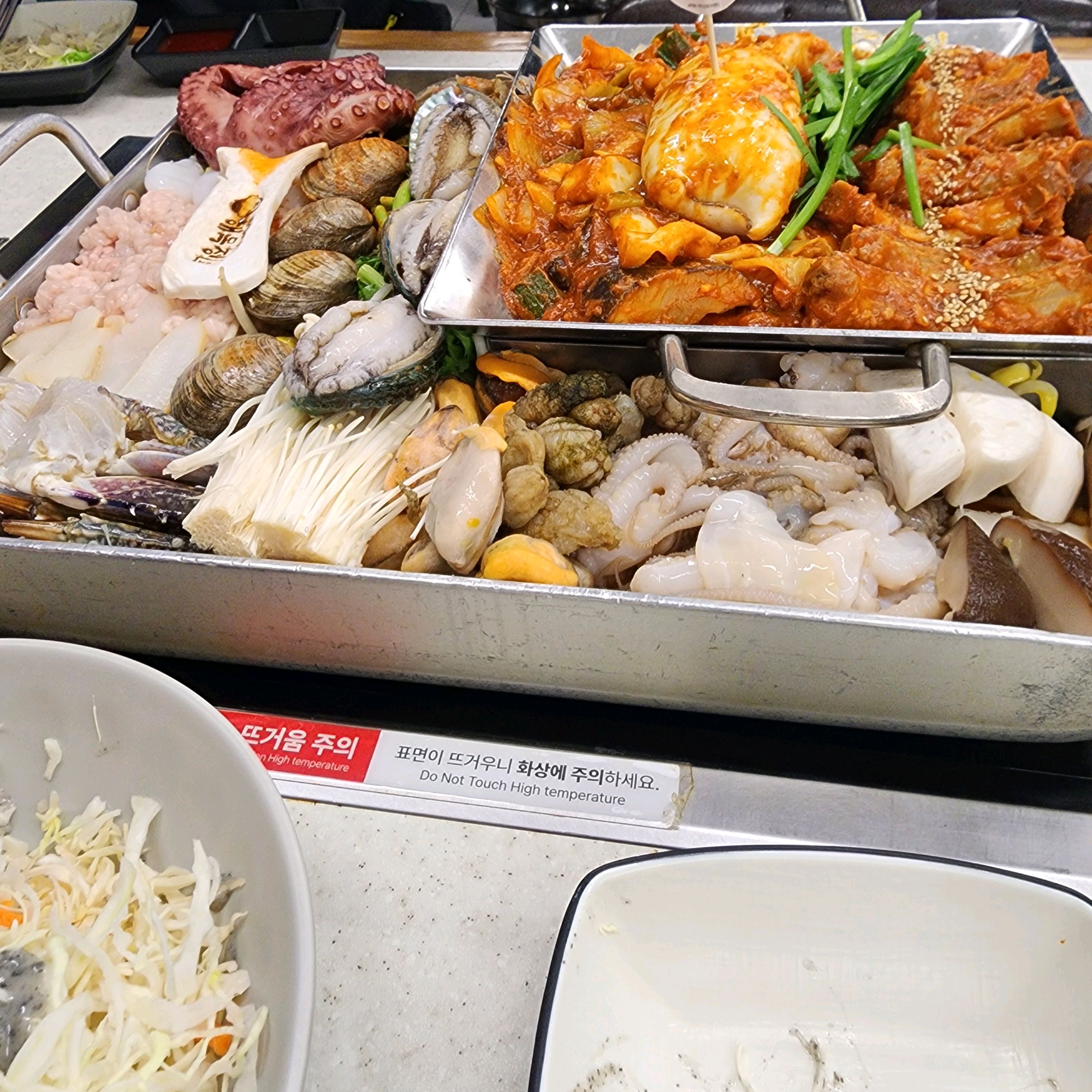 친절하게 설명해주시고 먹기좋게 손질도 해주셨어요 - 인천 맛집 해목정 X 덕담집