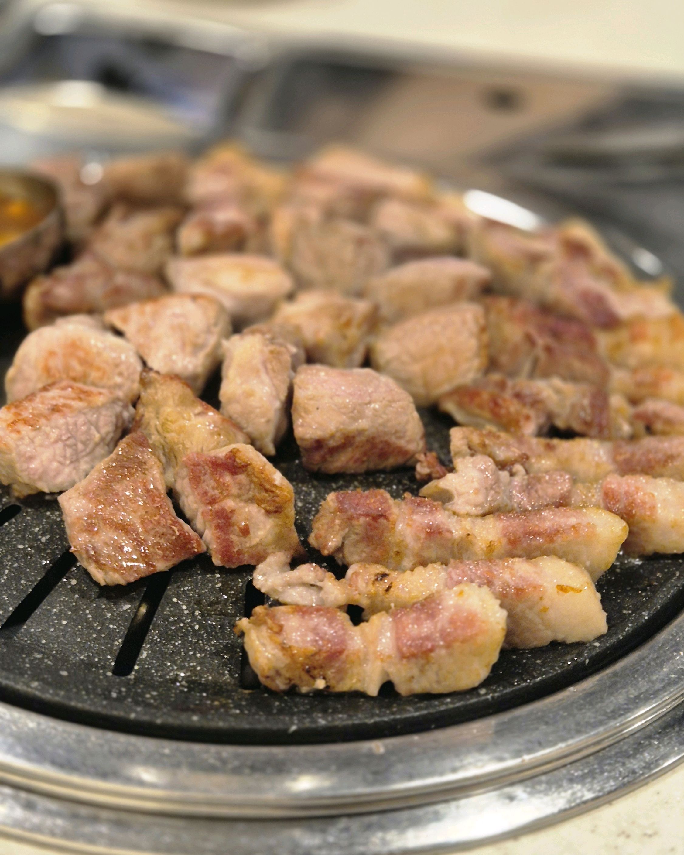 지인 추천으로 온 곳인데 고기 정말 맛있습니다! - 제주 맛집 고이정 애월흑돼지 보리짚불구이