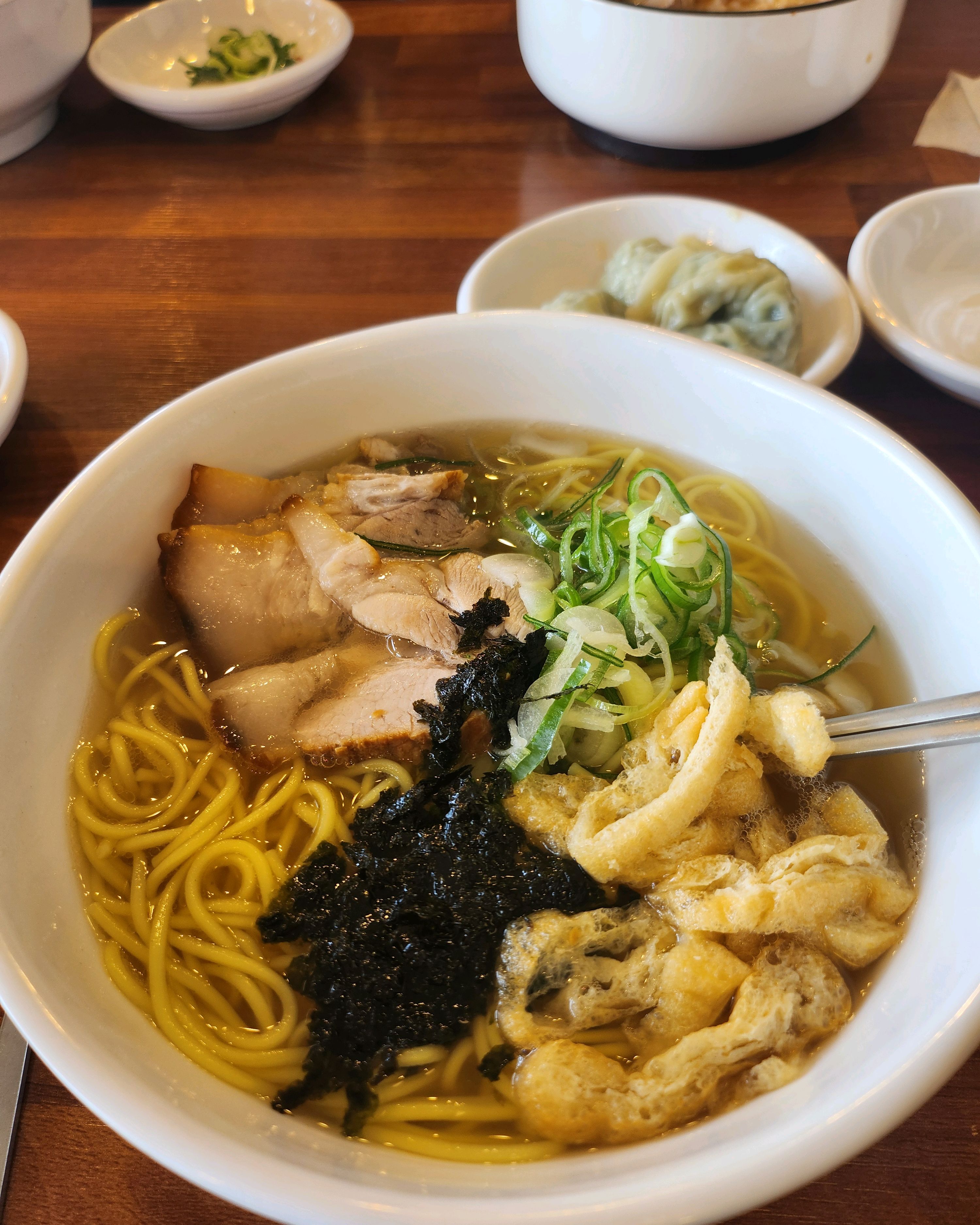 풍경도좋고~ 맛도있어요~~다음에또오고싶어요^^ - 제주 맛집 언덕집국수