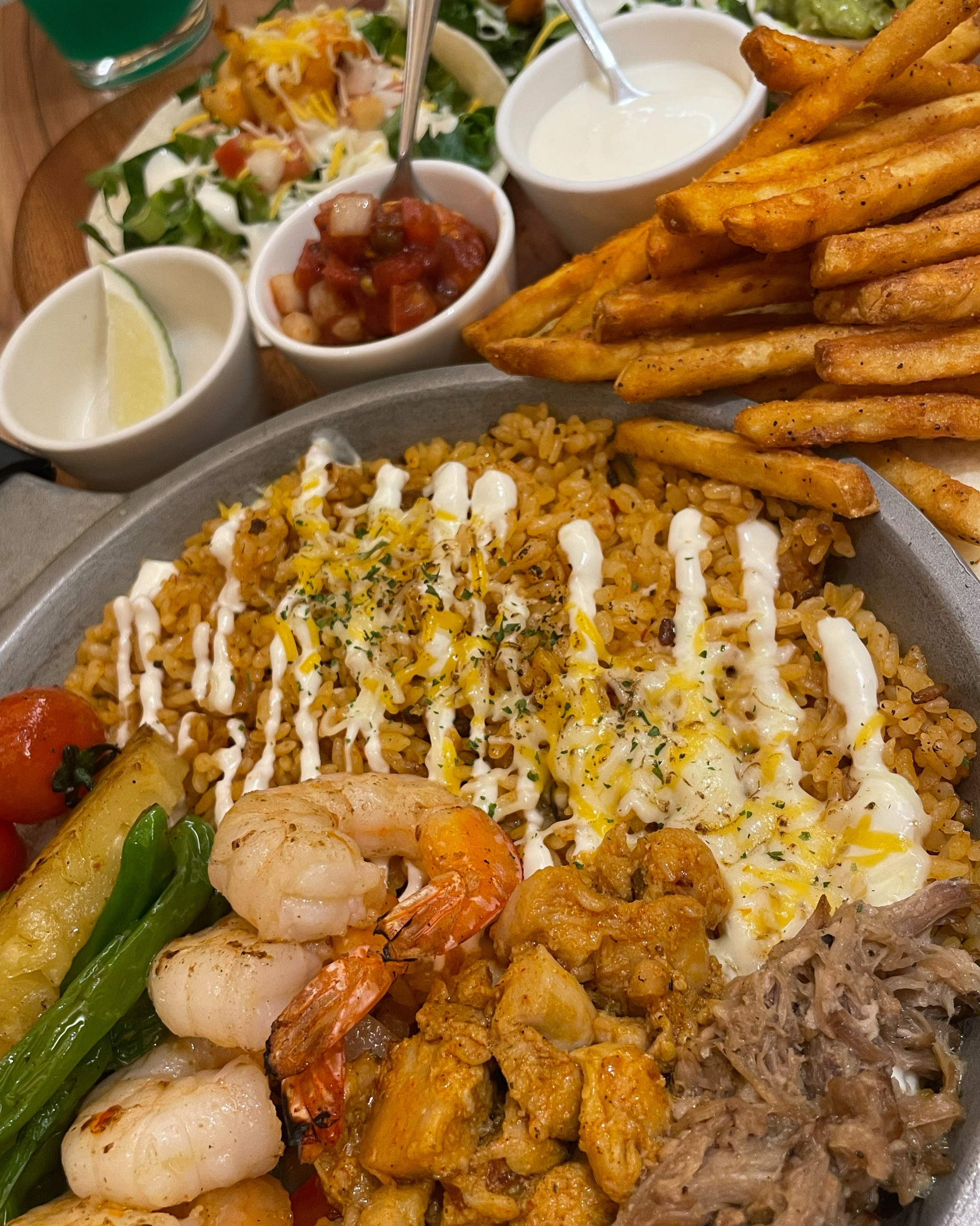 진짜 맛있어요!! 파히타 꼭 드세요 b set 성인 둘이서 먹고 좀 남았어요 양도 많고 소