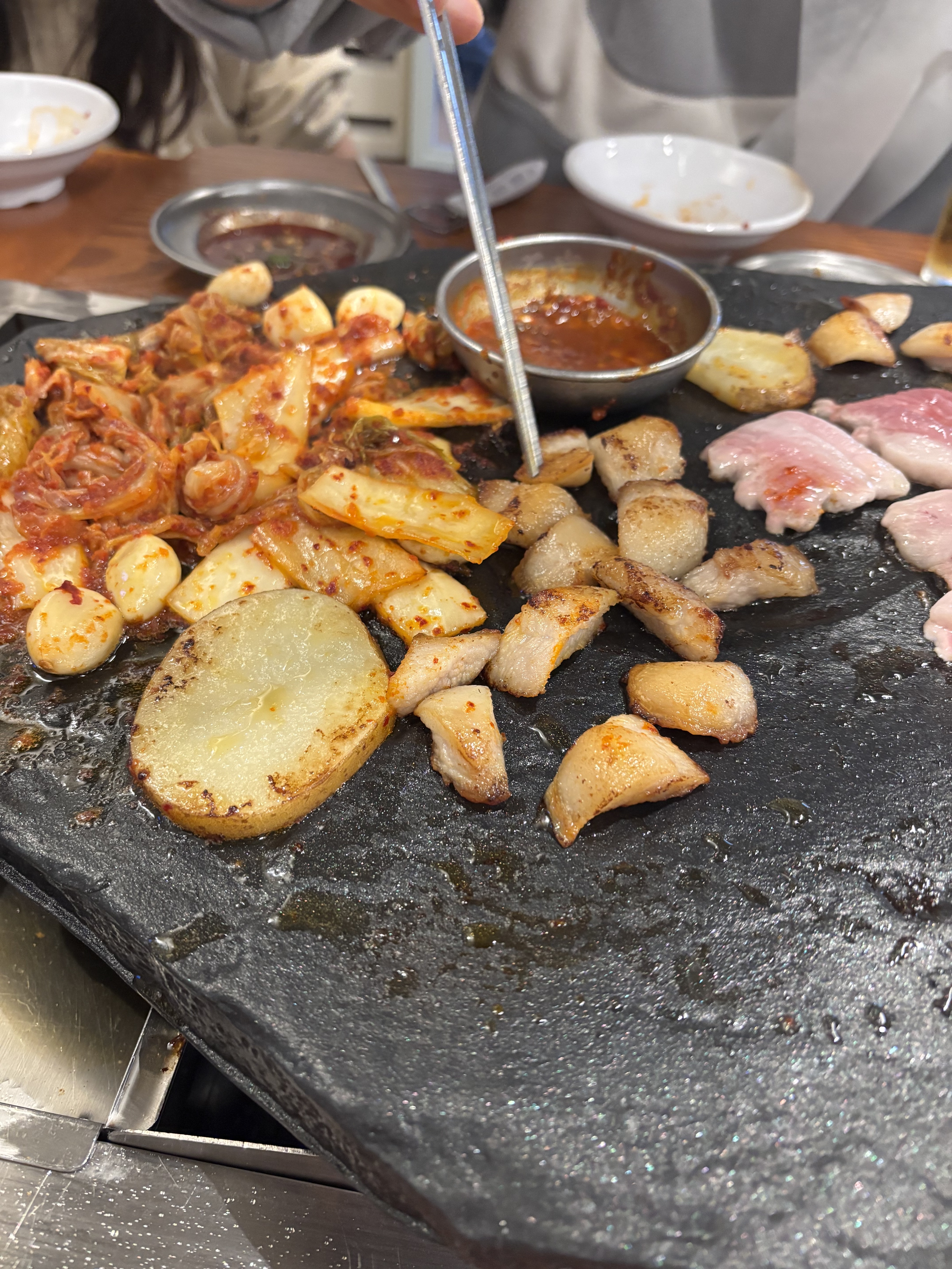 고기도 맛있고 친절해서 좋았어요 맬젓 좋아하는데 있어서 좋았어요 - 인천 맛집 석암생소금구이 송도타임스페이스점