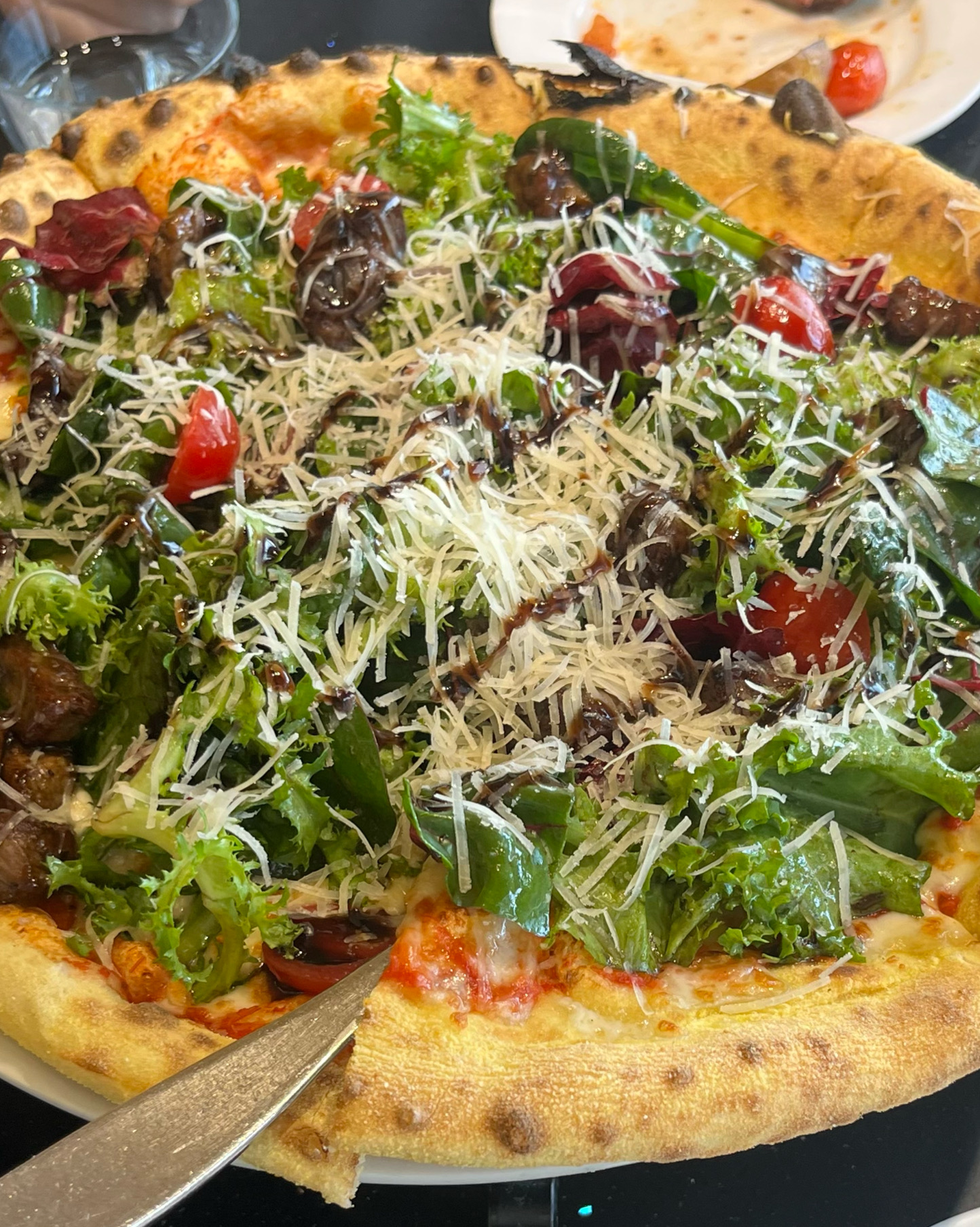 너무 맛있어용 ㅎㅎ 배터지게 먹었습니다 뚝배기 사진은 없는데 매콤하고 덜맵게 선택했더니 맵