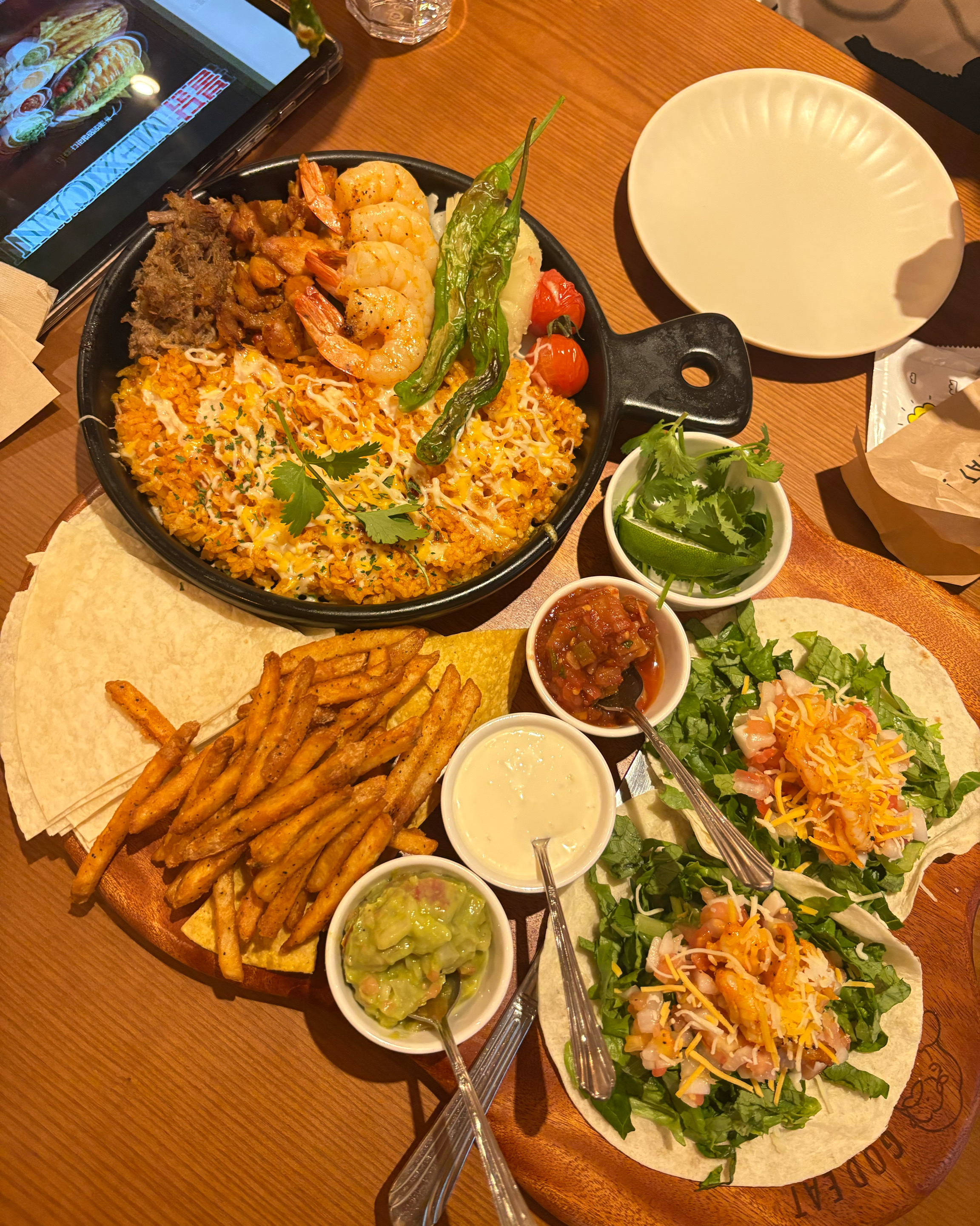 서초점에 오픈했다고해서 방문했습니당 ! 위치도 좋구 직원분들이 친절해서좋아영!! 집앞이라