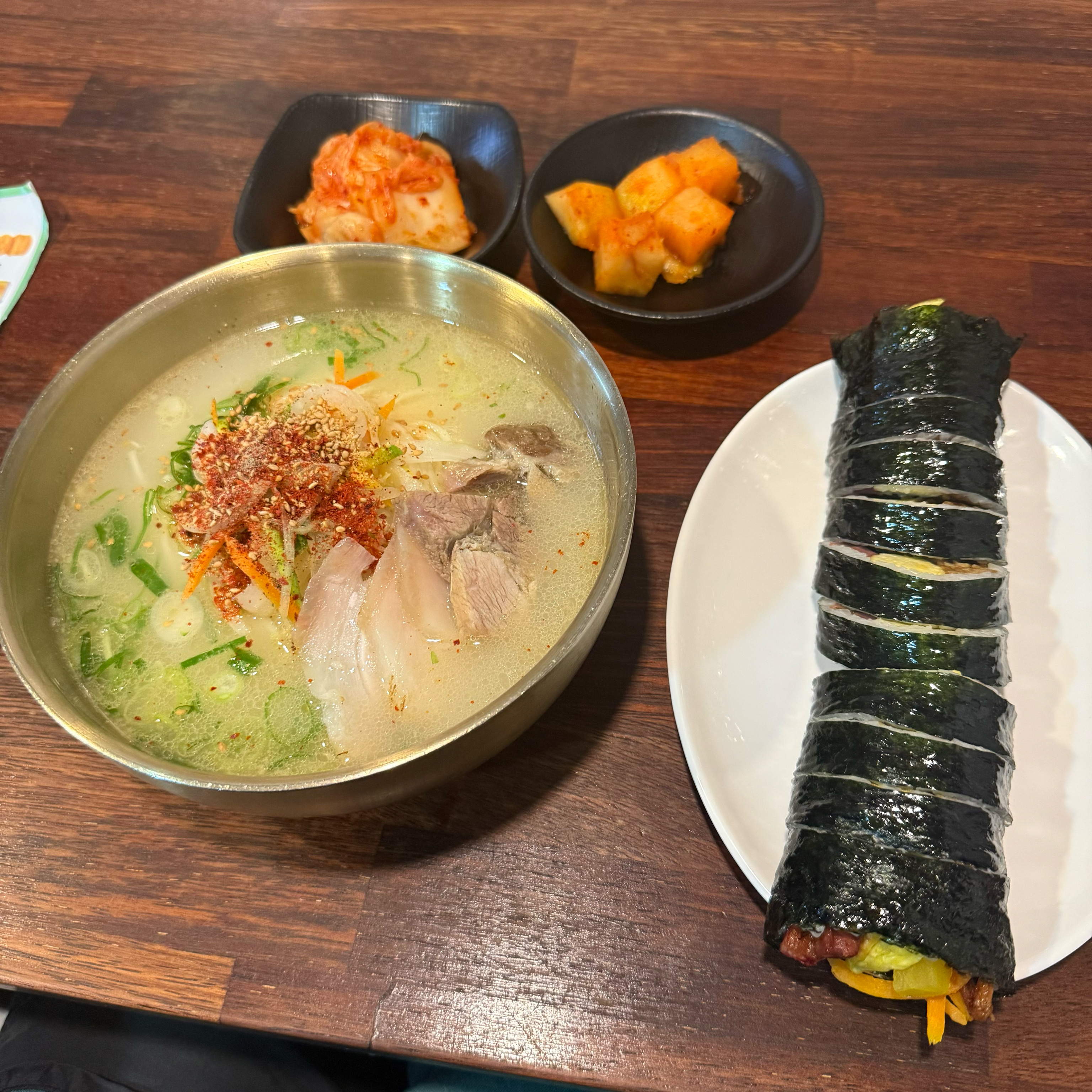 직장생활에 지친몸을 힐링하기위해 방문한 제주도에서 공항도착하마자 찾아온 금복식당! 유명인 