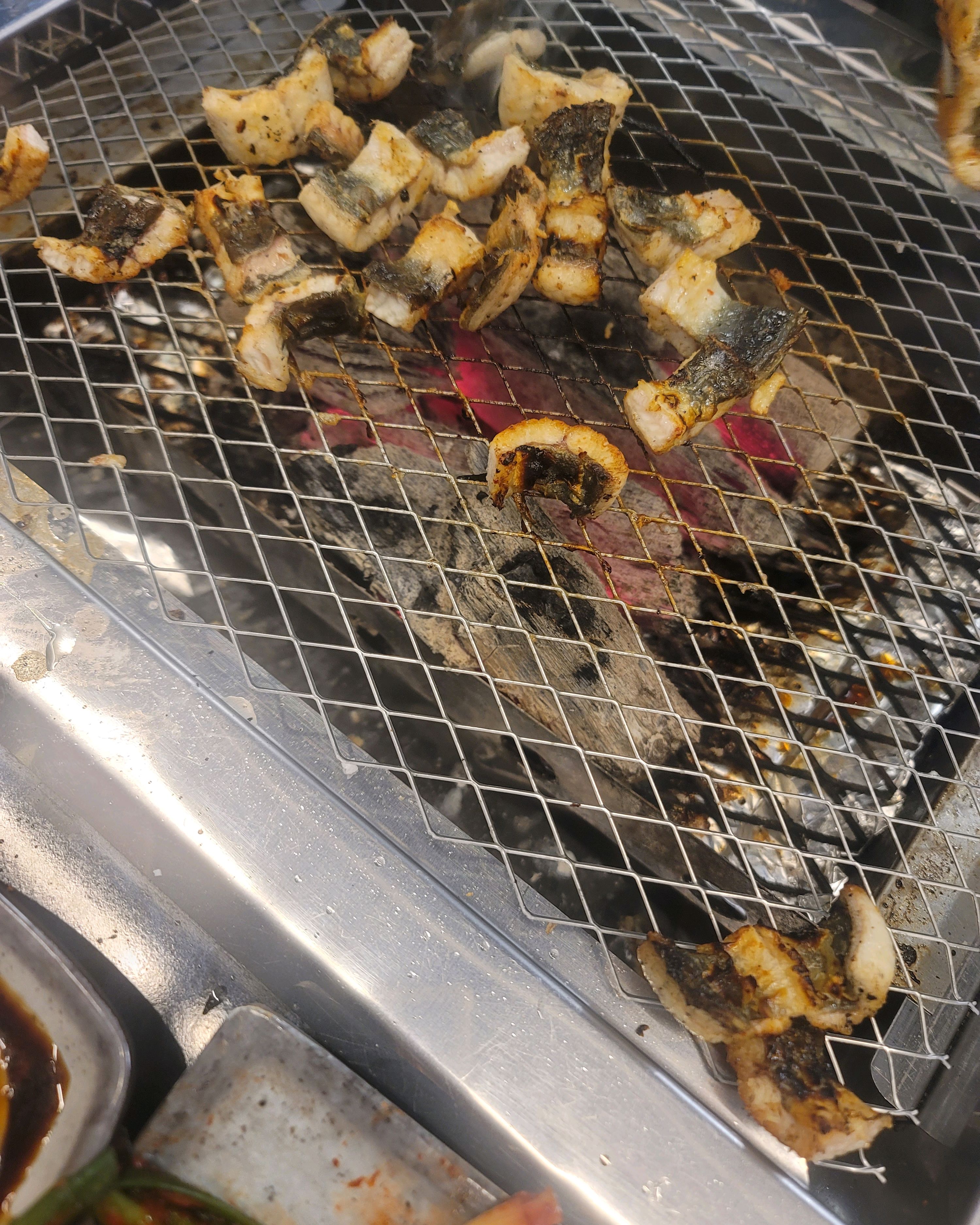 사장님이나 직원들도 친절하시고 장어도 통통하니 맛있네요^^ - 인천 맛집 팔당장어 인천논현점