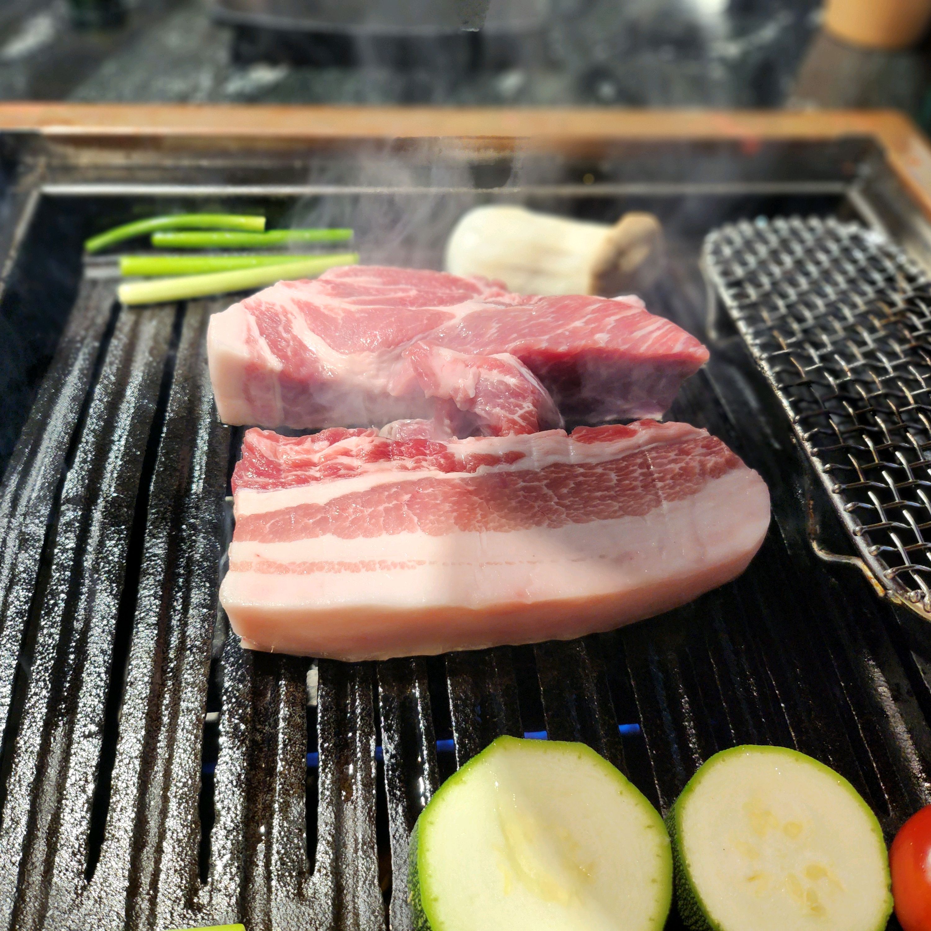 구월동에서 데이트하는데 올 때마다 웨이팅이 길어서 궁금해서 방문했어요. 구월동 삼겹살 맛집